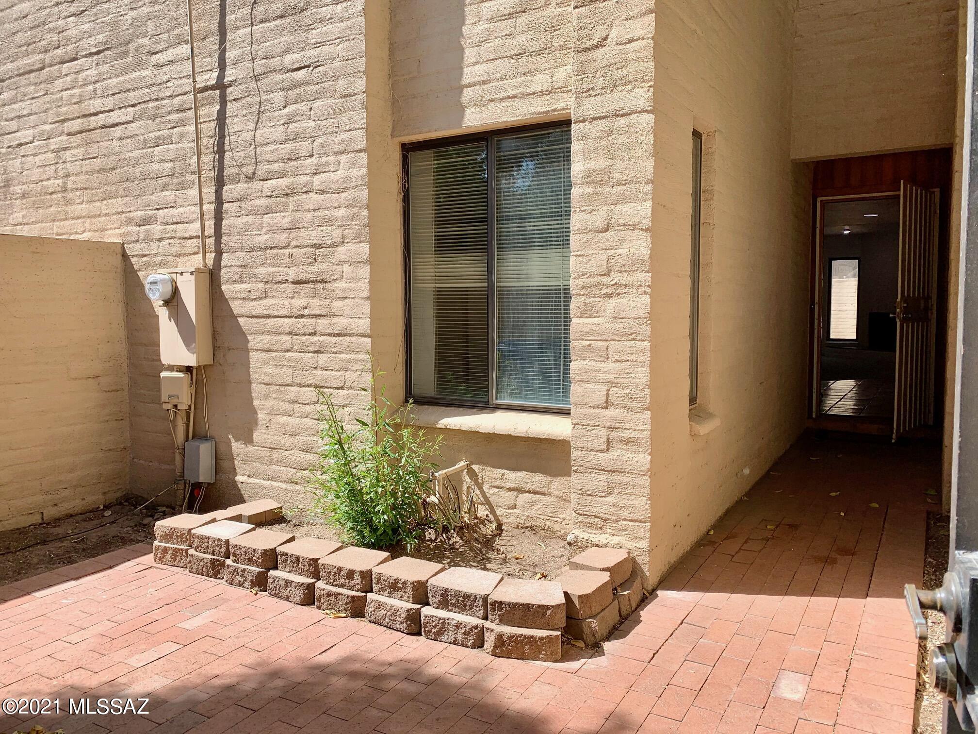Tucson Racquet Club Twnhms. (1-56) - Residential
