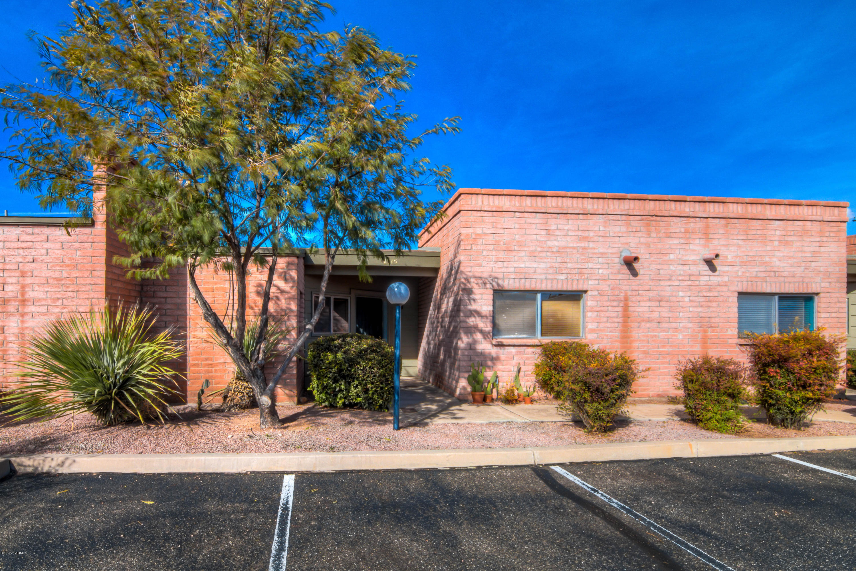 McCormick PlaceTwnhms Blk III (1-71) - Residential