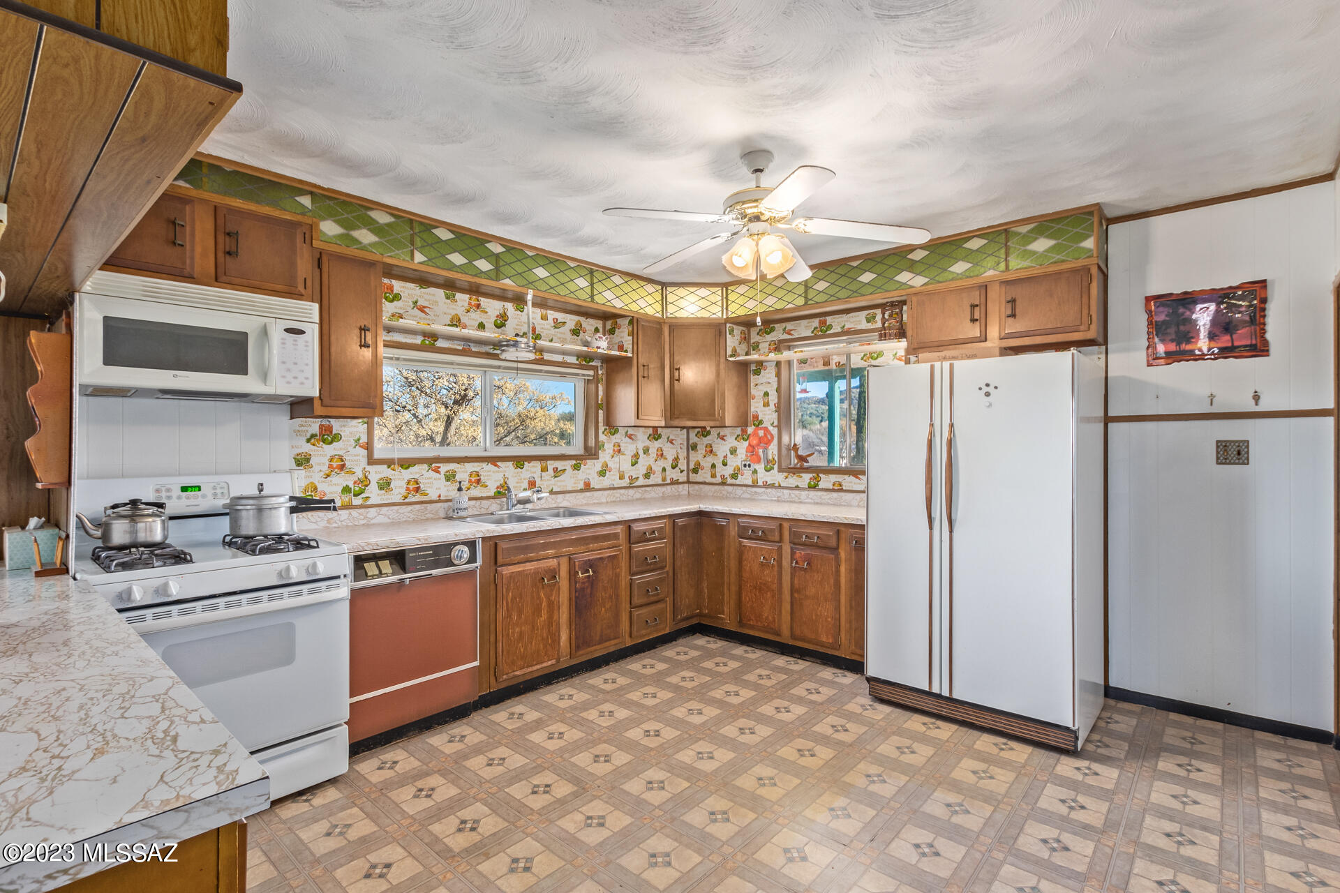 Los Robles Estates - Residential