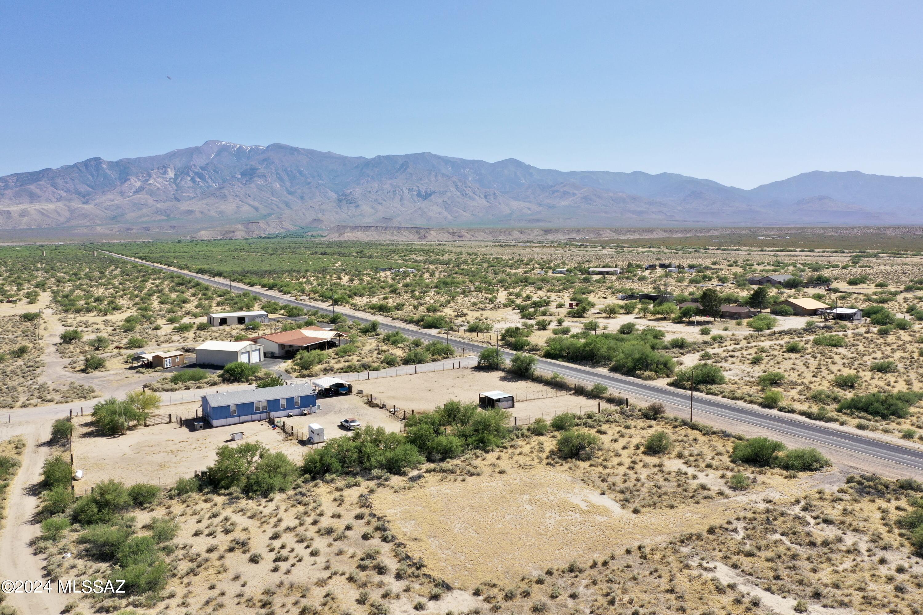 This one-acre parcel in the Ash Creek Acres subdivision has electric and water to the property line. With stunning views of Mount Graham and only 3 miles from the Cluff Ranch Wildlife area, this location is exceptional.