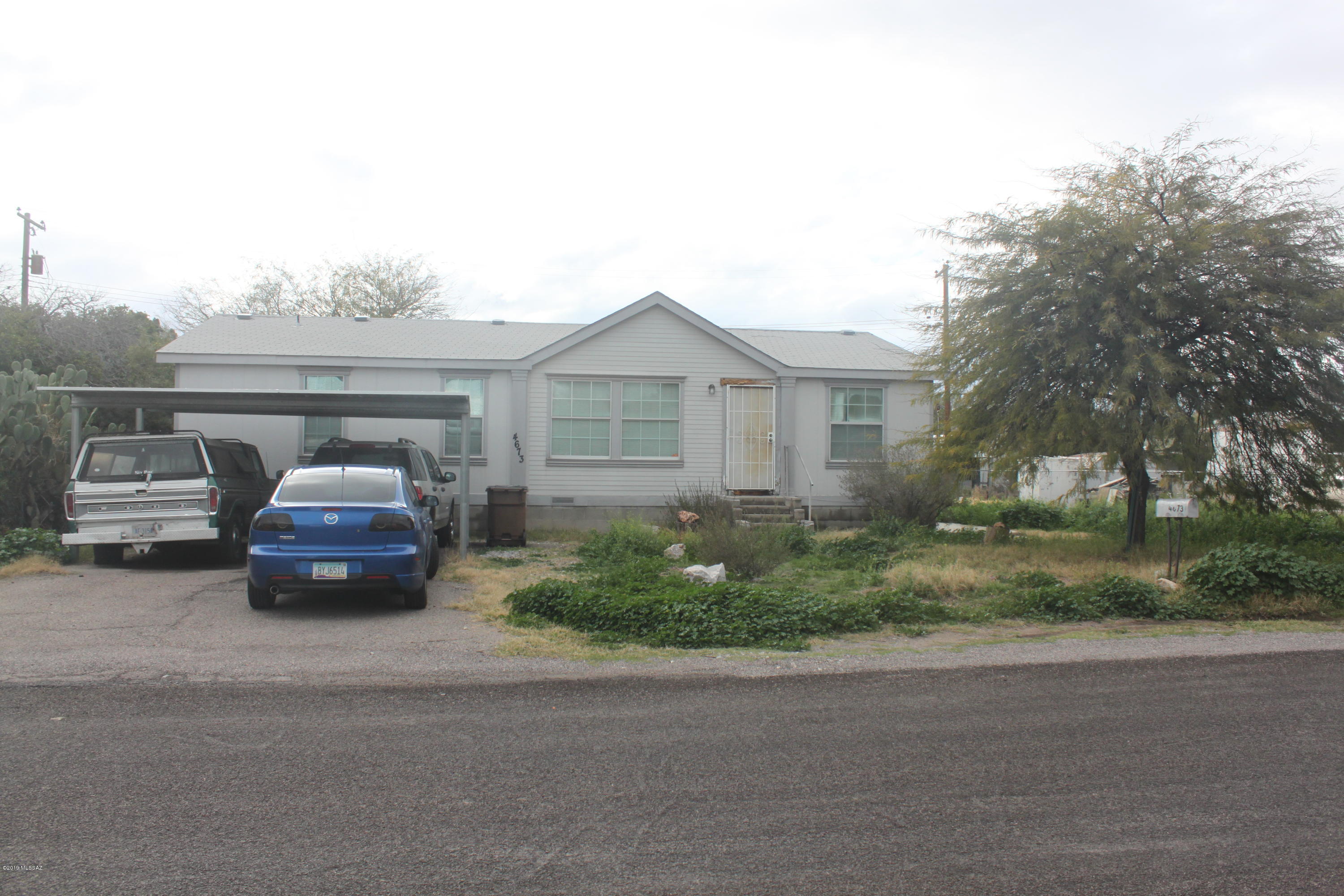 3 bedrooms 2 bath home on a large lot.  In need of some work to the sub-floor in spots and 1 of the two bathrooms is in need of repairs. Don't pass up this opportunity to grab this home at an affordable price.