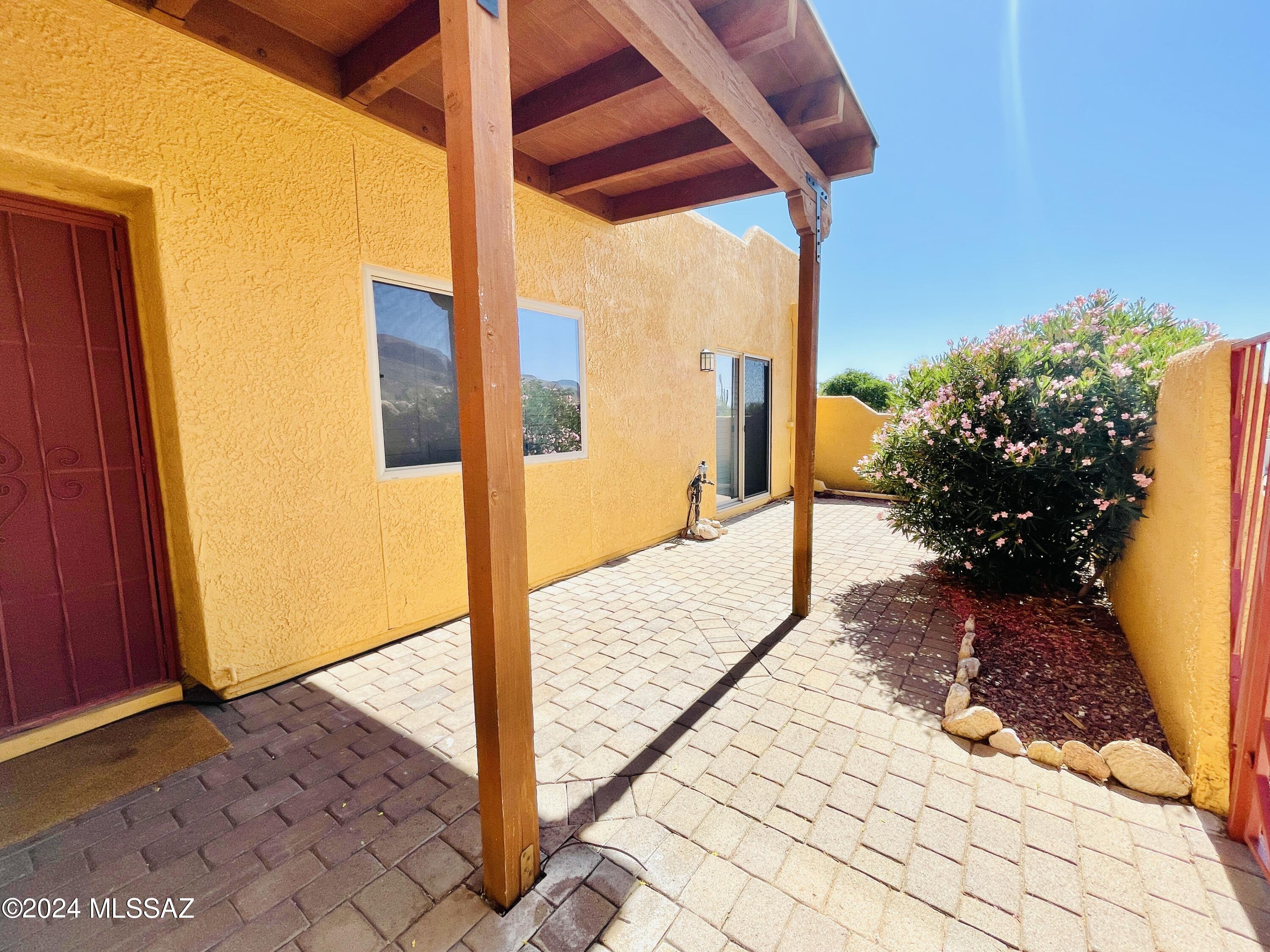 Reflections in the Catalina Condominium - Residential Lease