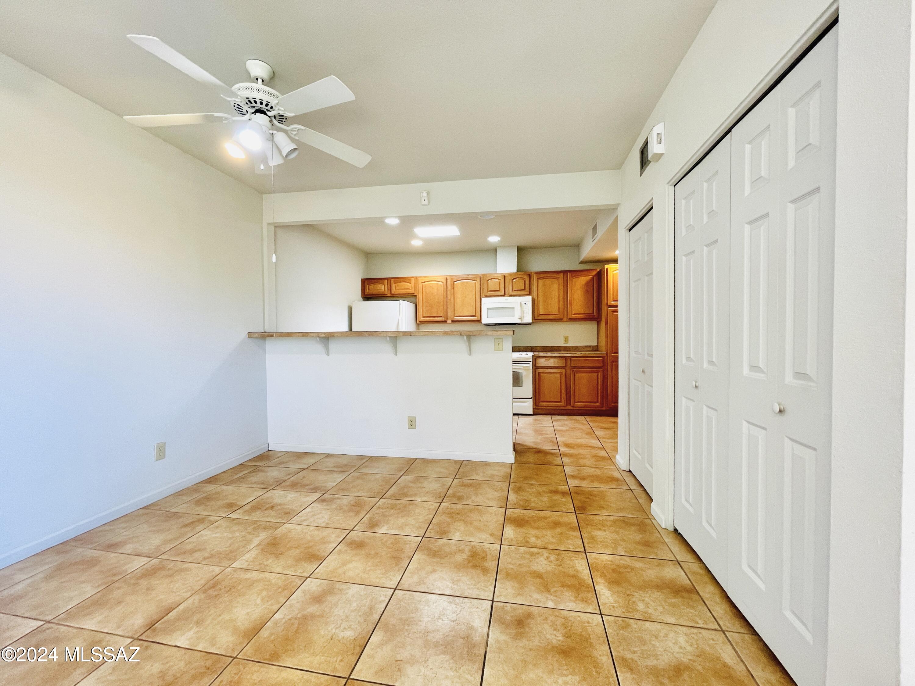 Reflections in the Catalina Condominium - Residential Lease