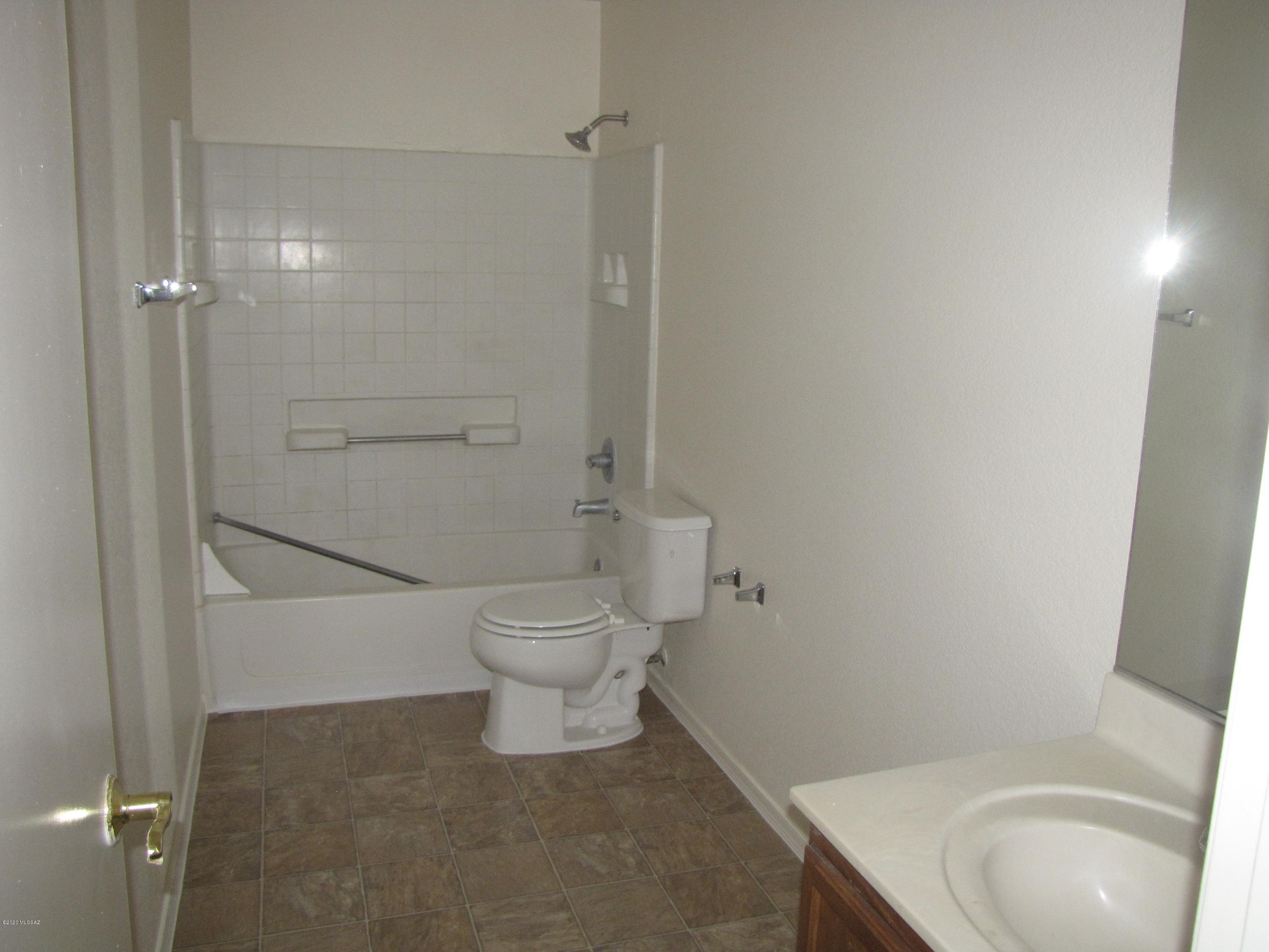 River Terrace (1-76) - Residential Lease