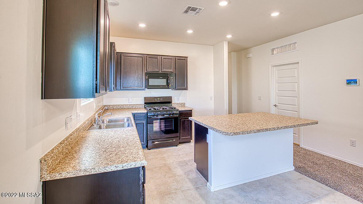 Saguaro Bloom SQ20180540069 - Residential