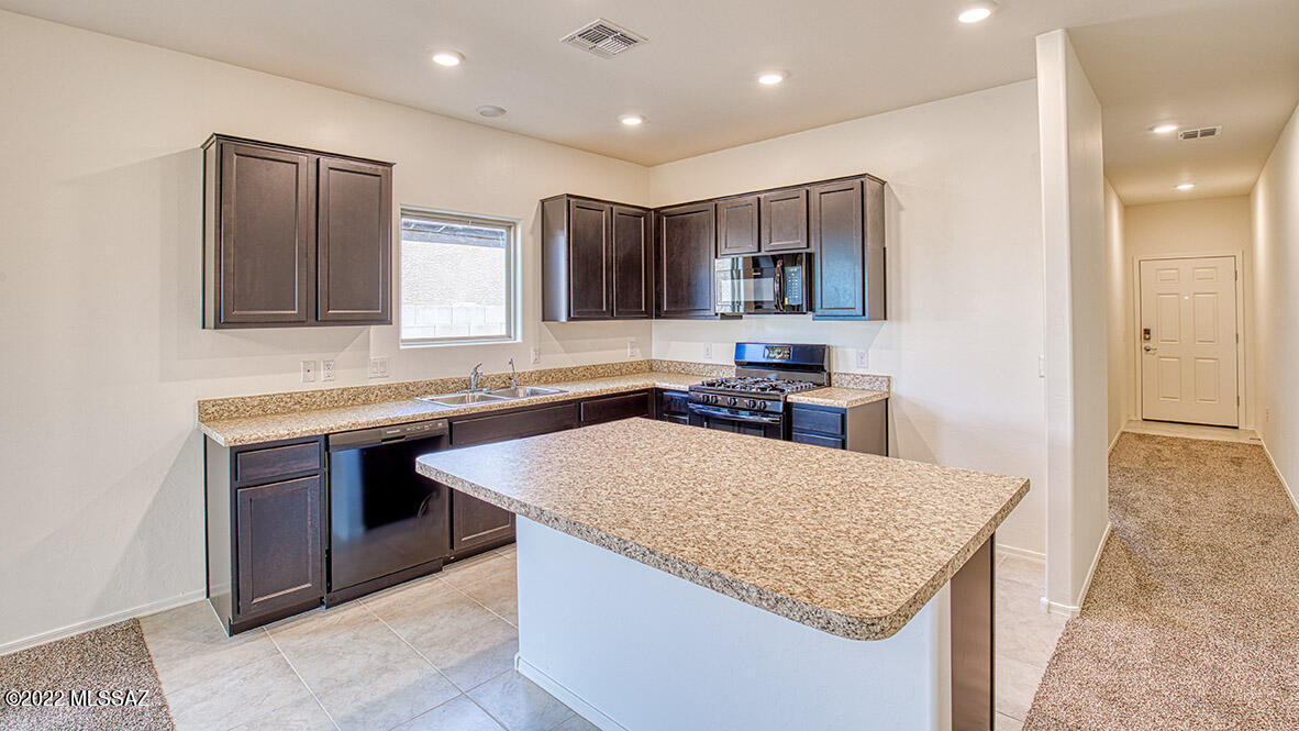 Saguaro Bloom SQ20180540069 - Residential