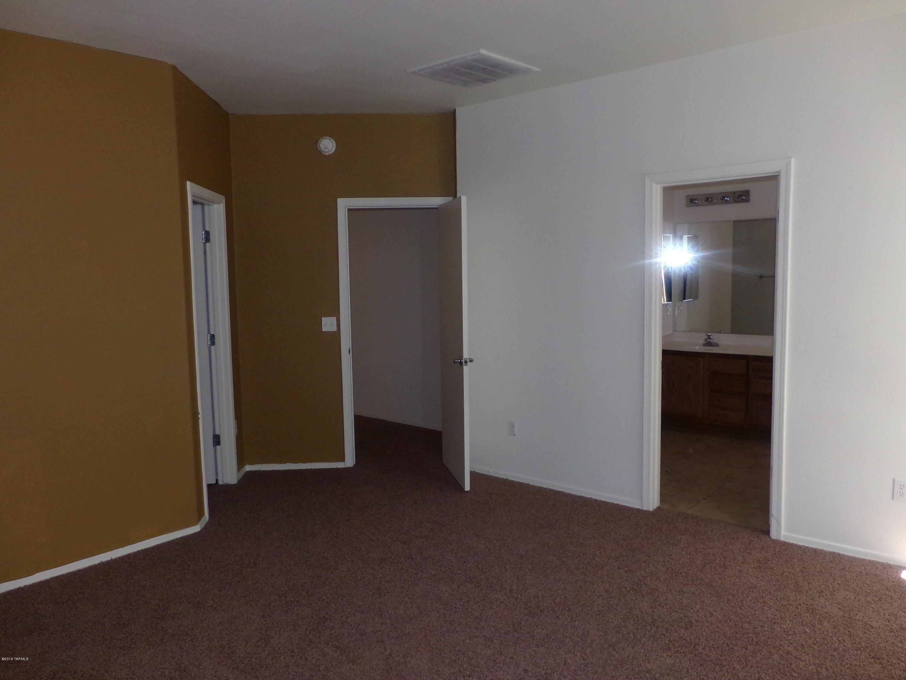 Presidio Del Cielo (1-425) - Residential Lease