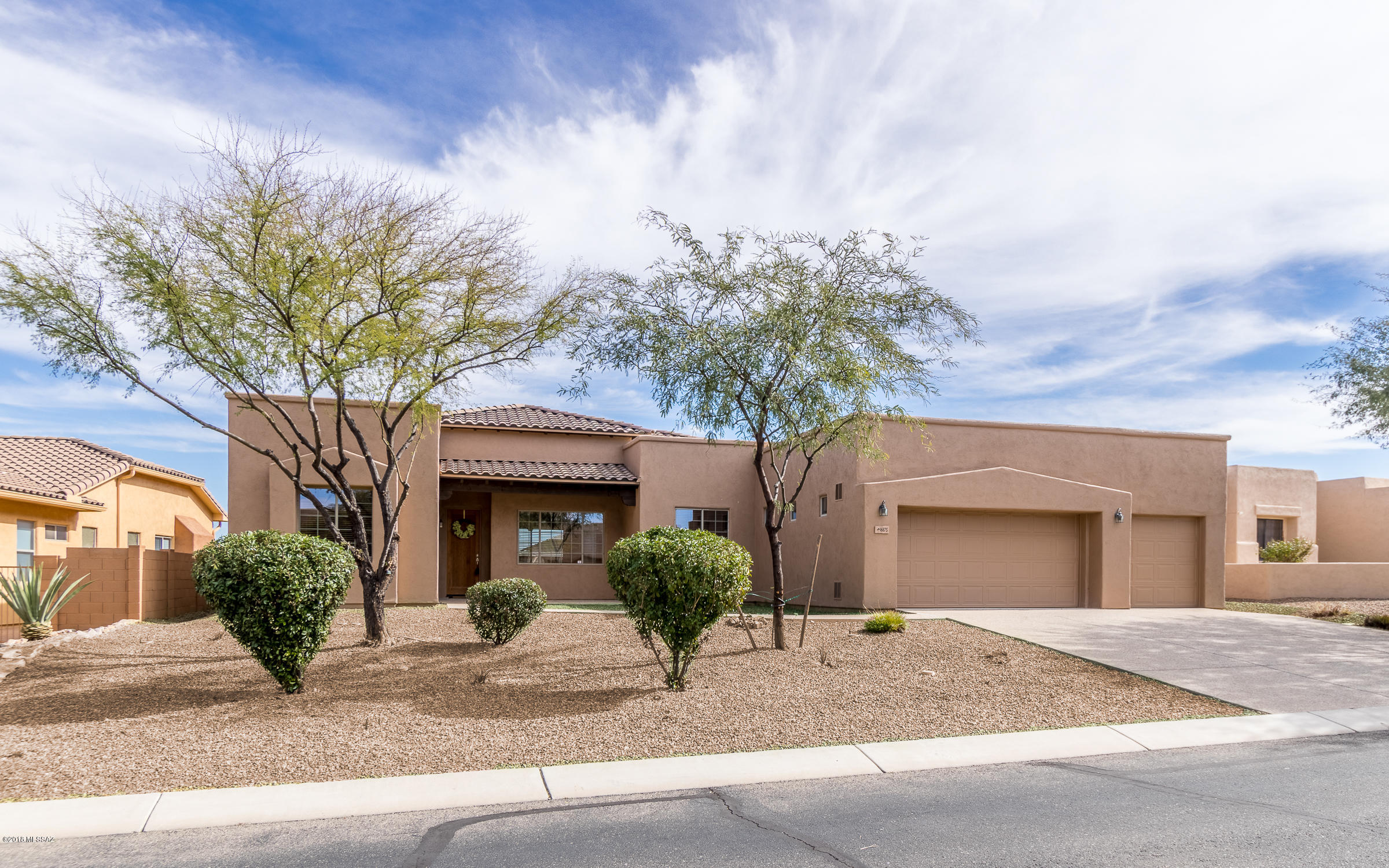 Move in Ready! Pepper Viner Built in this Beautiful Gated Community ''The Retreat''. Community Pool, Parks, Schools, and Fire Department all close by! Five Bedrooms & Three Baths, Formal Living / Dining Room, Large Gathering Room, Granite Countertops, Large 3 full and extended stall garage, covered and extended patio, out door kitchen, and no back yard neighbors!! All appliances included!!