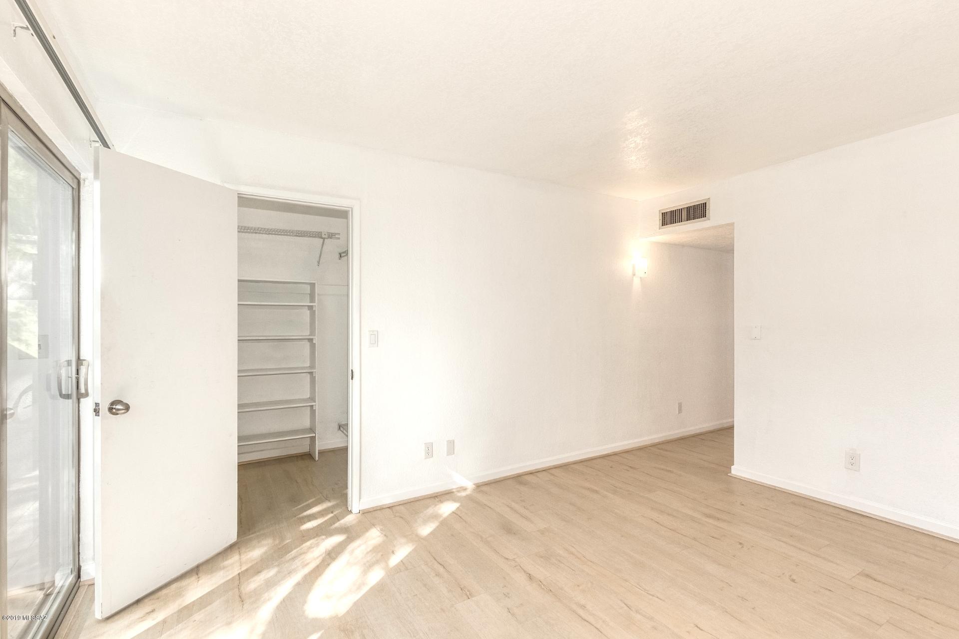 Richland Heights Townhouses - Residential
