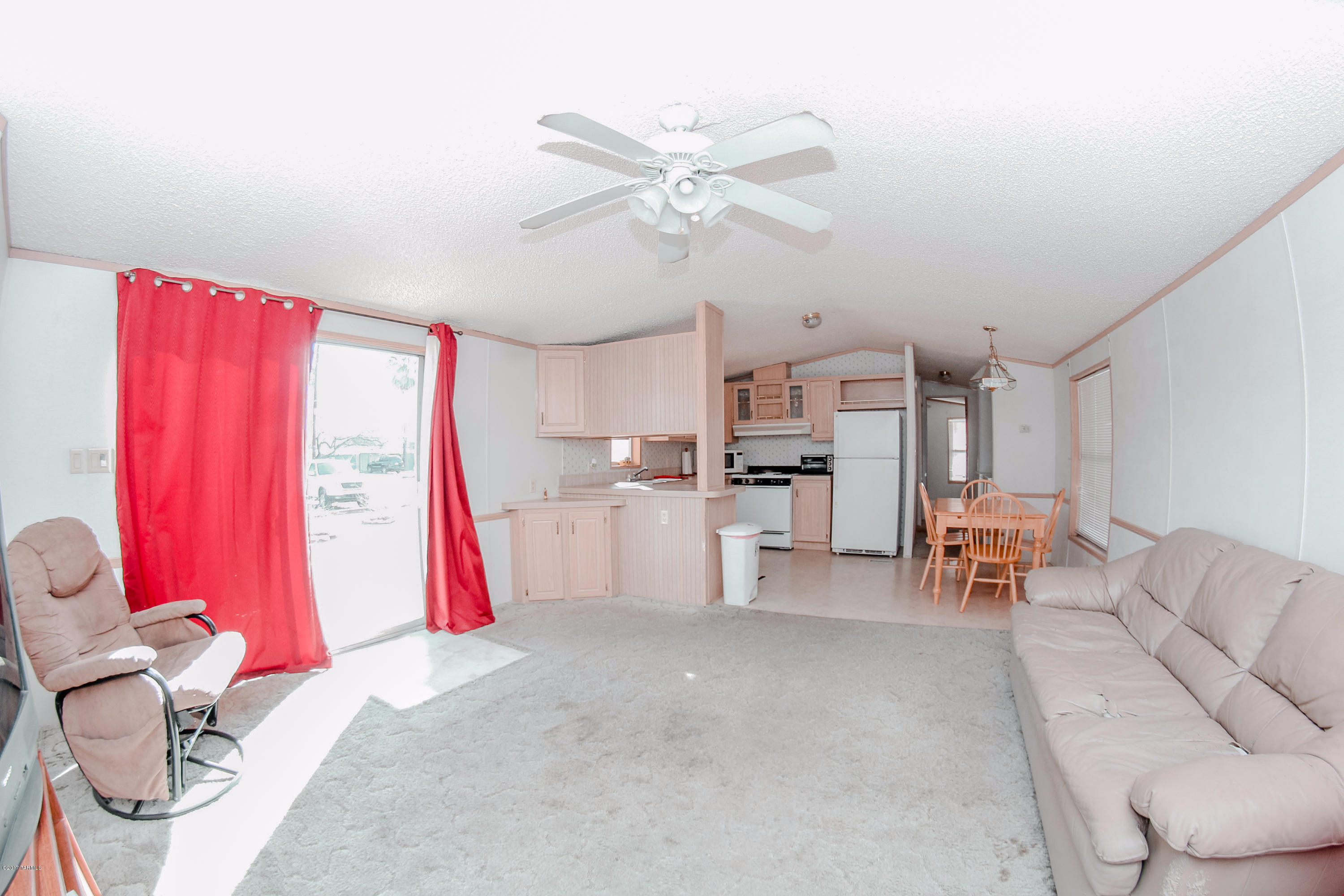 Move in ready 2000 Cavco mobile home. This home is everything you could possibly want. Featuring 1 Lg Master bedroom, 1 Full bath, eat in kitchen with all appliances, separate laundry equipped with washer and dryer. Situated on a large lot with 2 storage sheds. Plenty of room for anything you could need or want. Zoned for commercial use as well.MU Zonong. Whether you are looking for a winter home, year round or moving your business, this home and location will not disappoint!!