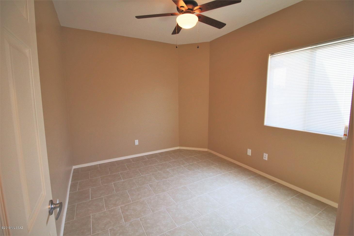 Esperanza Place (1-27) - Residential