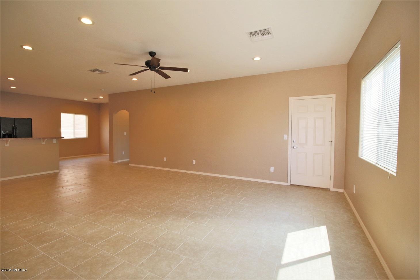 Esperanza Place (1-27) - Residential