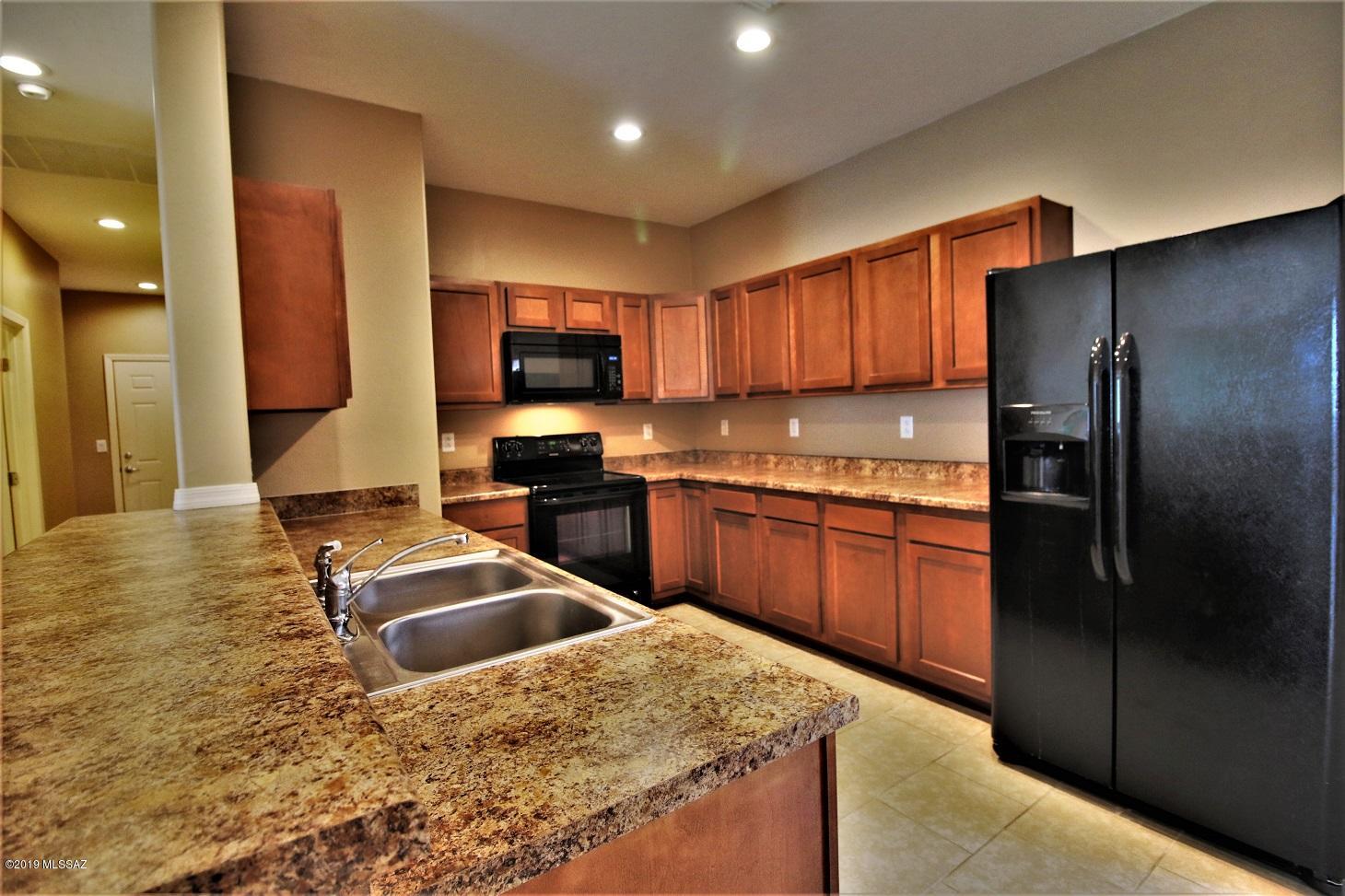 Esperanza Place (1-27) - Residential