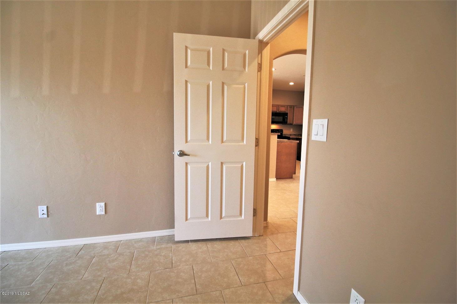 Esperanza Place (1-27) - Residential