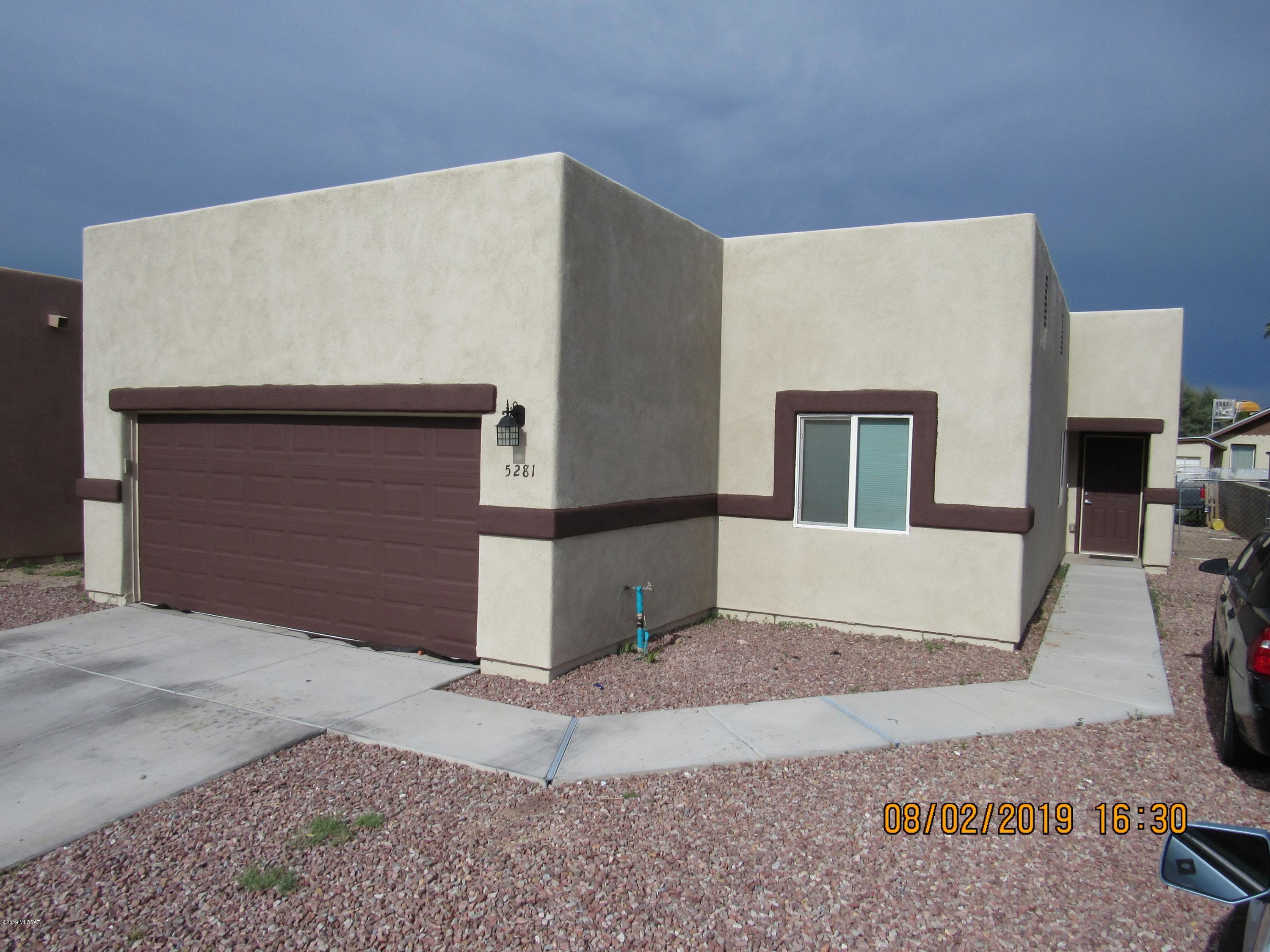 Newer home with NO HOA!
This beautiful Energy Efficient 4bedroom 2full bath home features a split floor plan, ceiling fans in each of the large bedrooms, recessed can lighting throughout, a great room and well laid out kitchen including a bar and good size pantry.  As a finishing touch, the interior is painted in a pleasing two tone and almost all of the doors are 6 panels.
Did I mention all appliances are included?
Don't miss the opportunity to make this your home