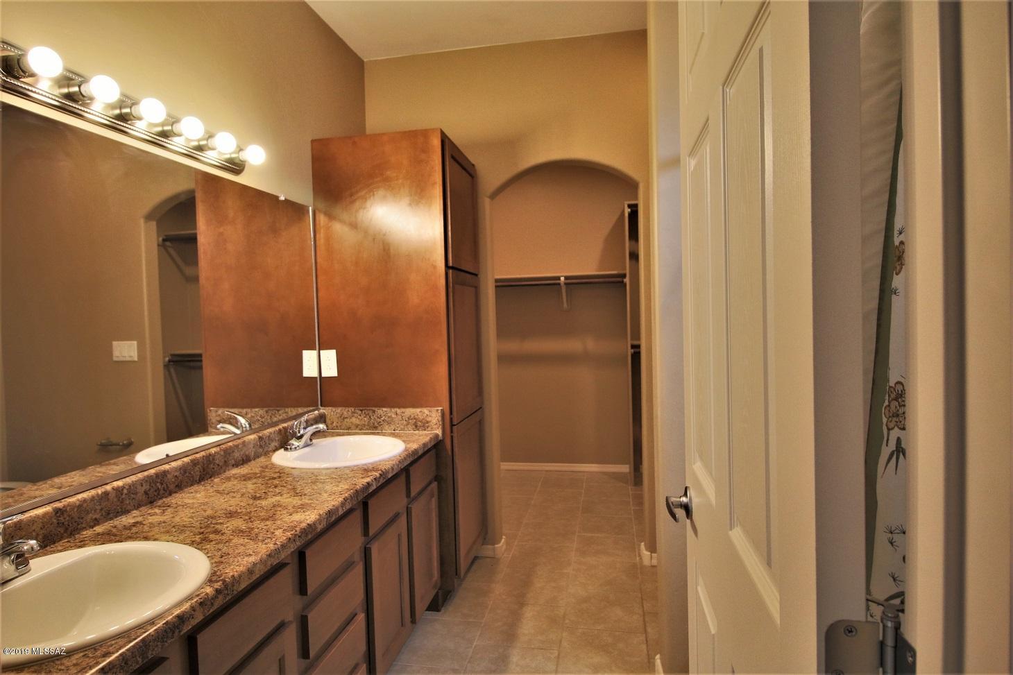 Esperanza Place (1-27) - Residential