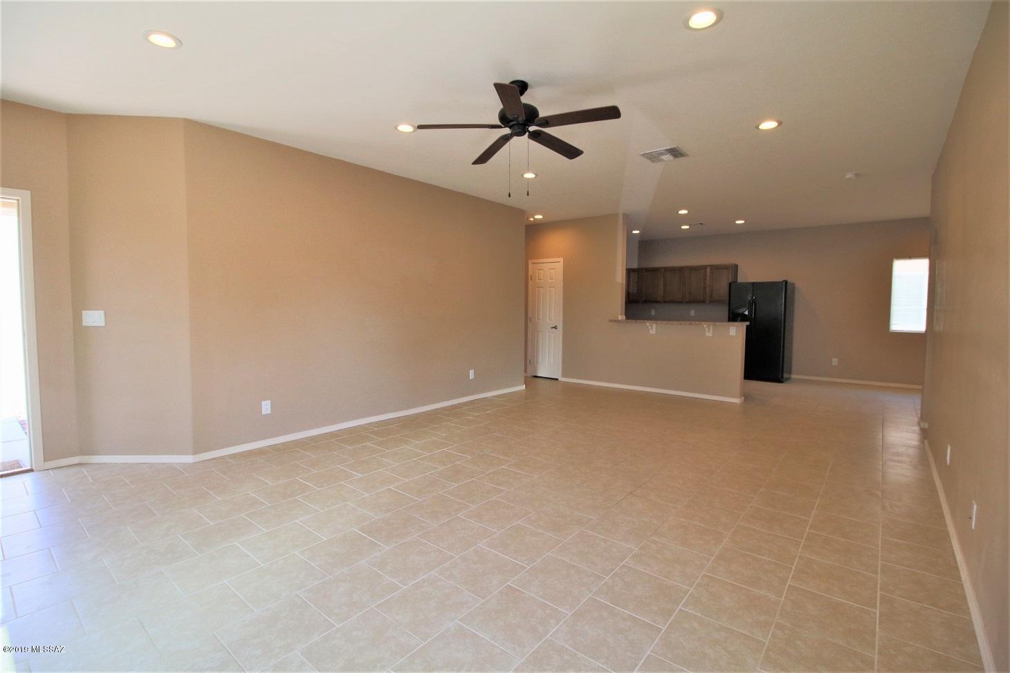 Esperanza Place (1-27) - Residential