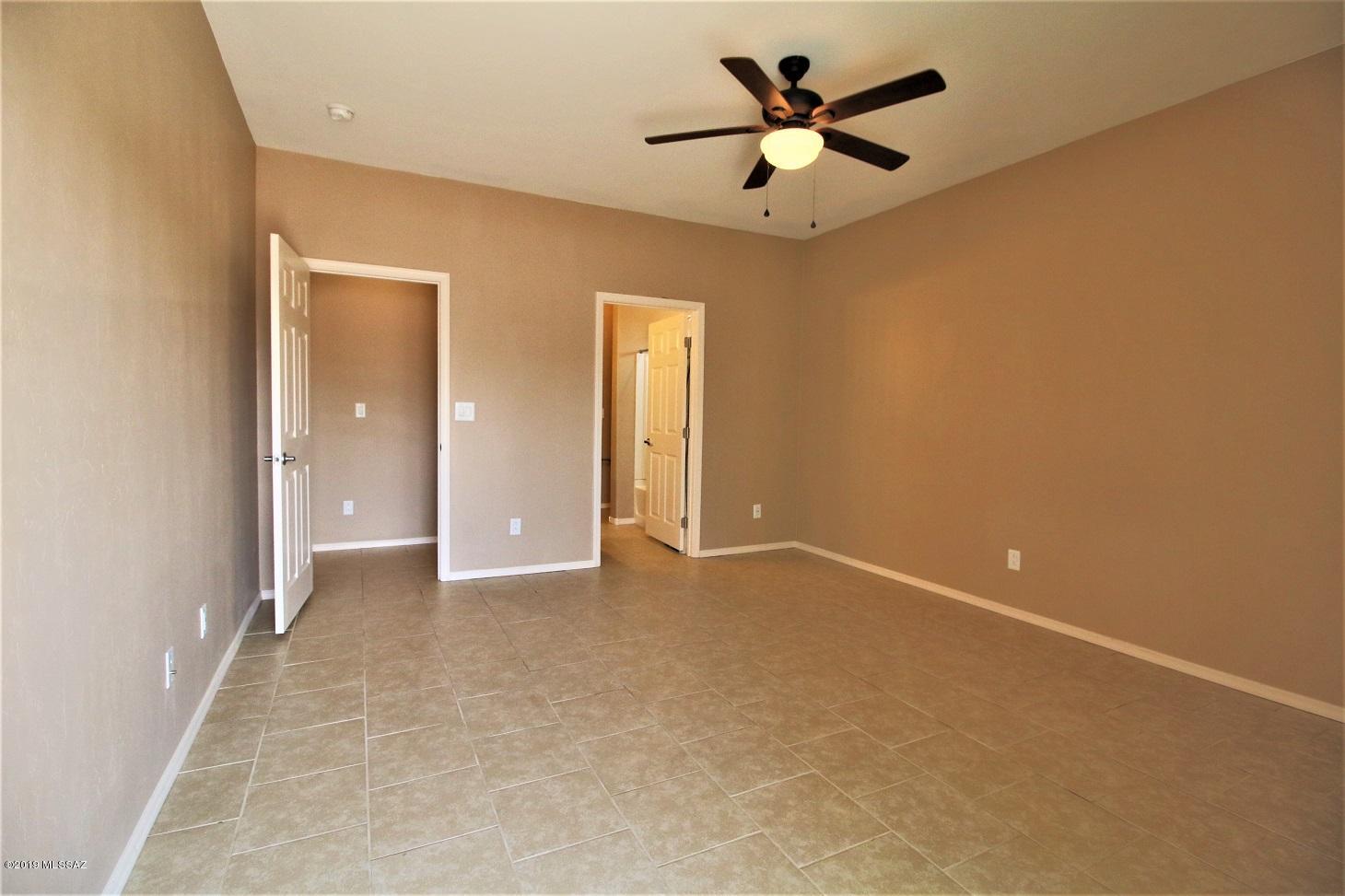 Esperanza Place (1-27) - Residential