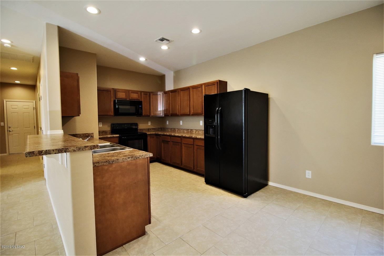 Esperanza Place (1-27) - Residential
