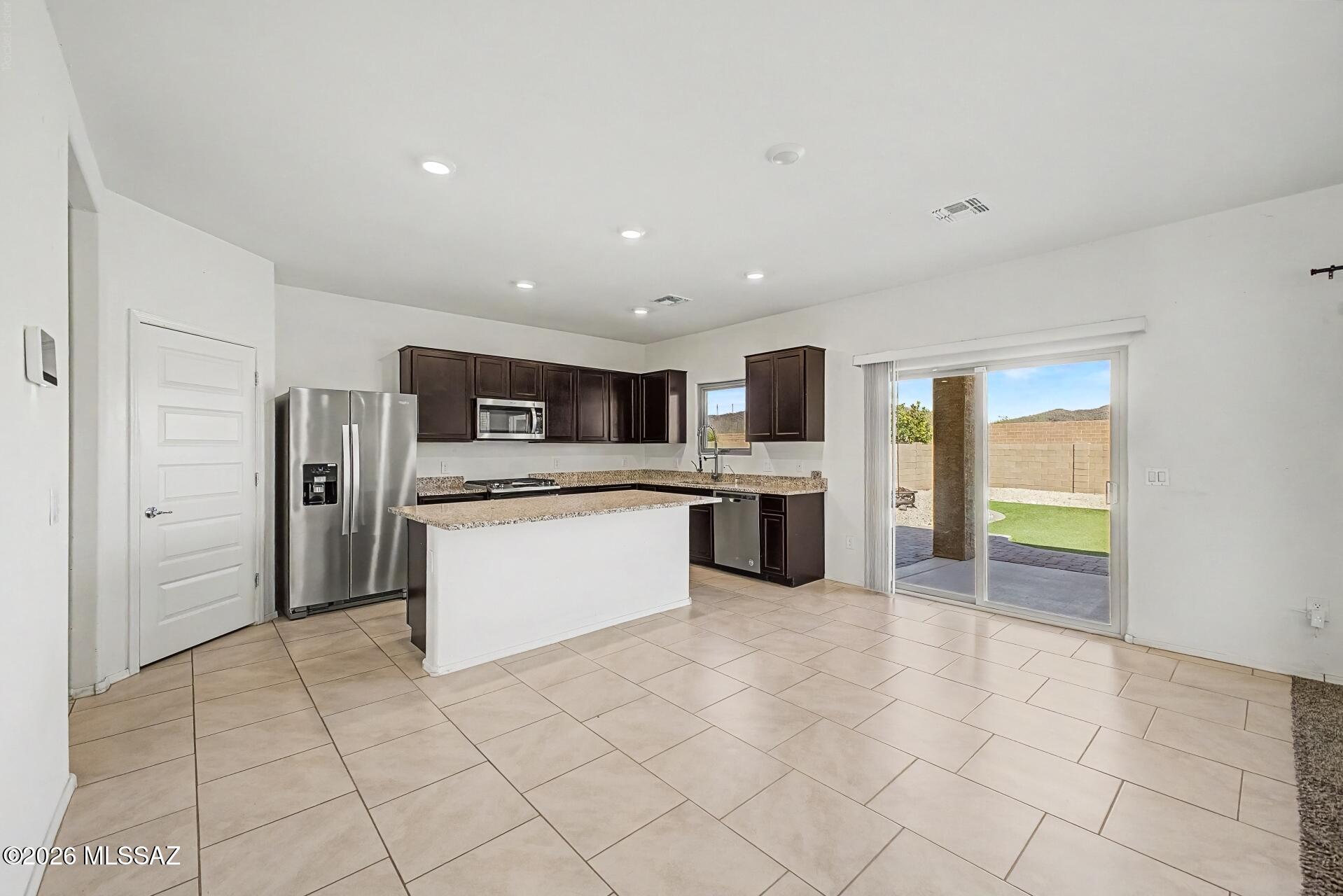 Saguaro Bloom SQ20180540069 - Residential