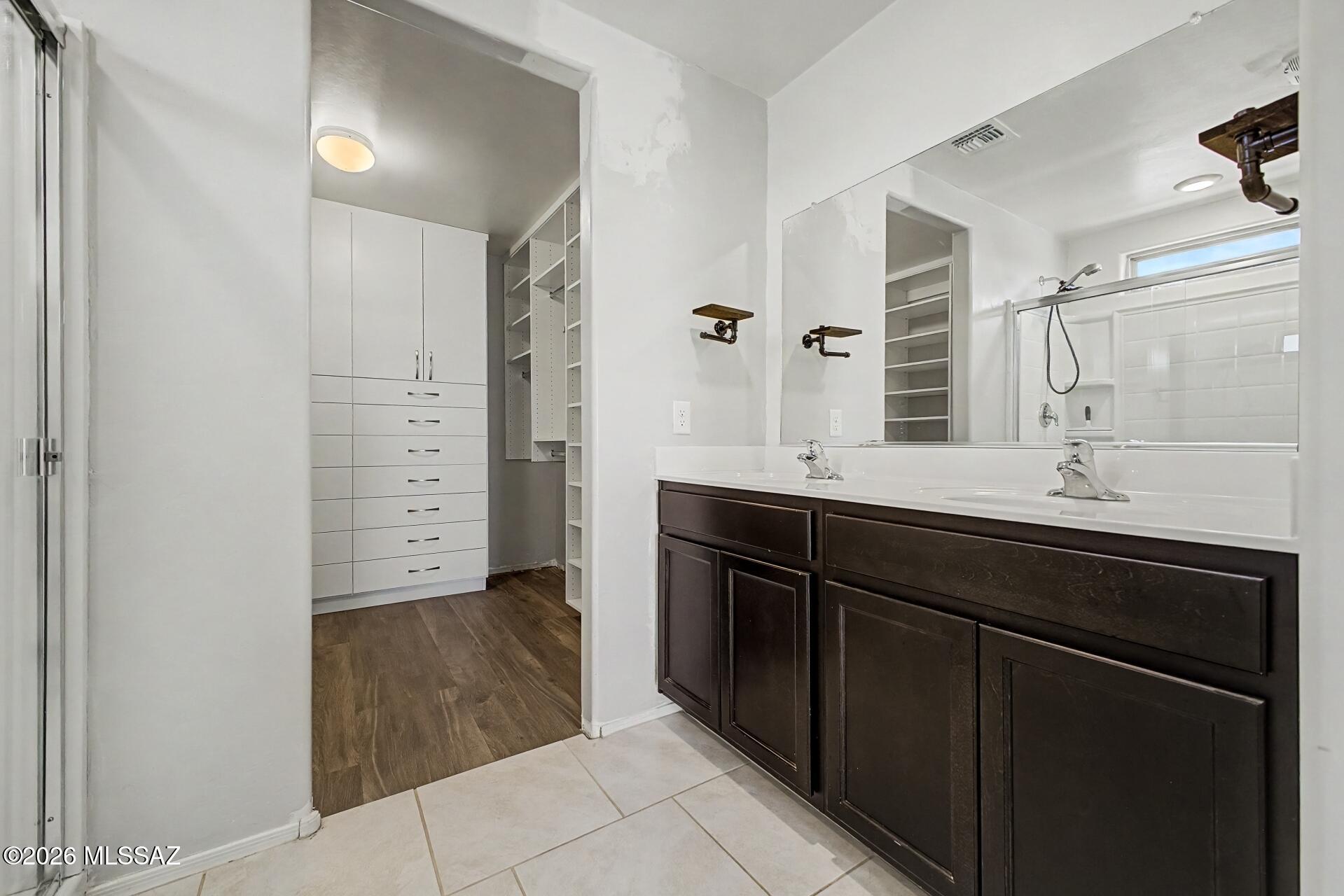 Saguaro Bloom SQ20180540069 - Residential