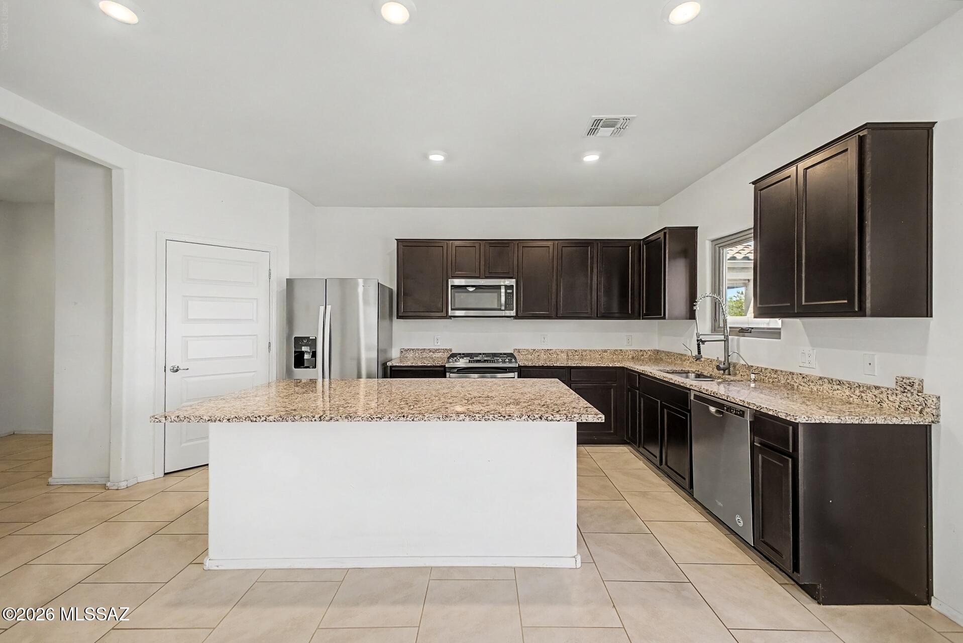 Saguaro Bloom SQ20180540069 - Residential