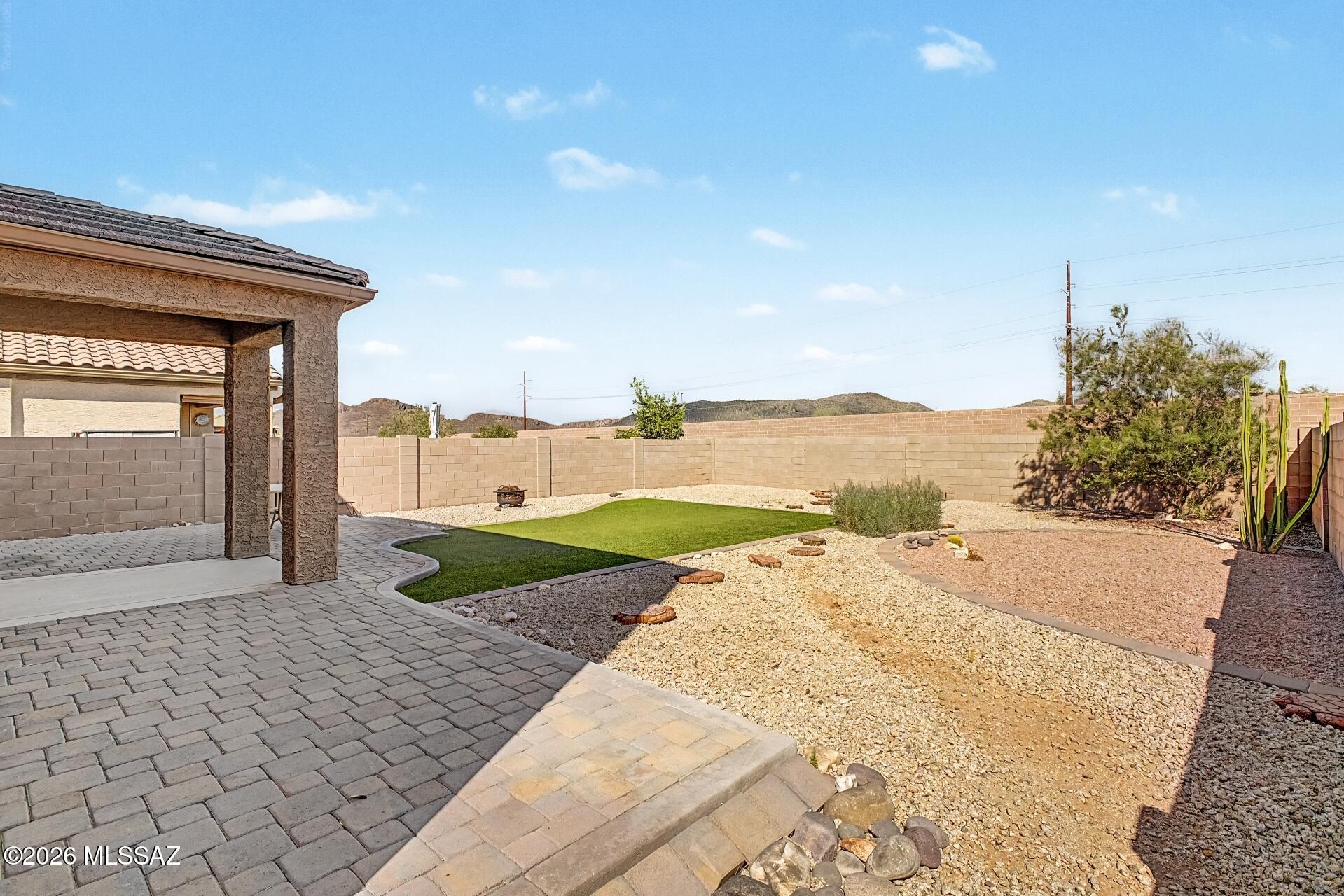 Saguaro Bloom SQ20180540069 - Residential