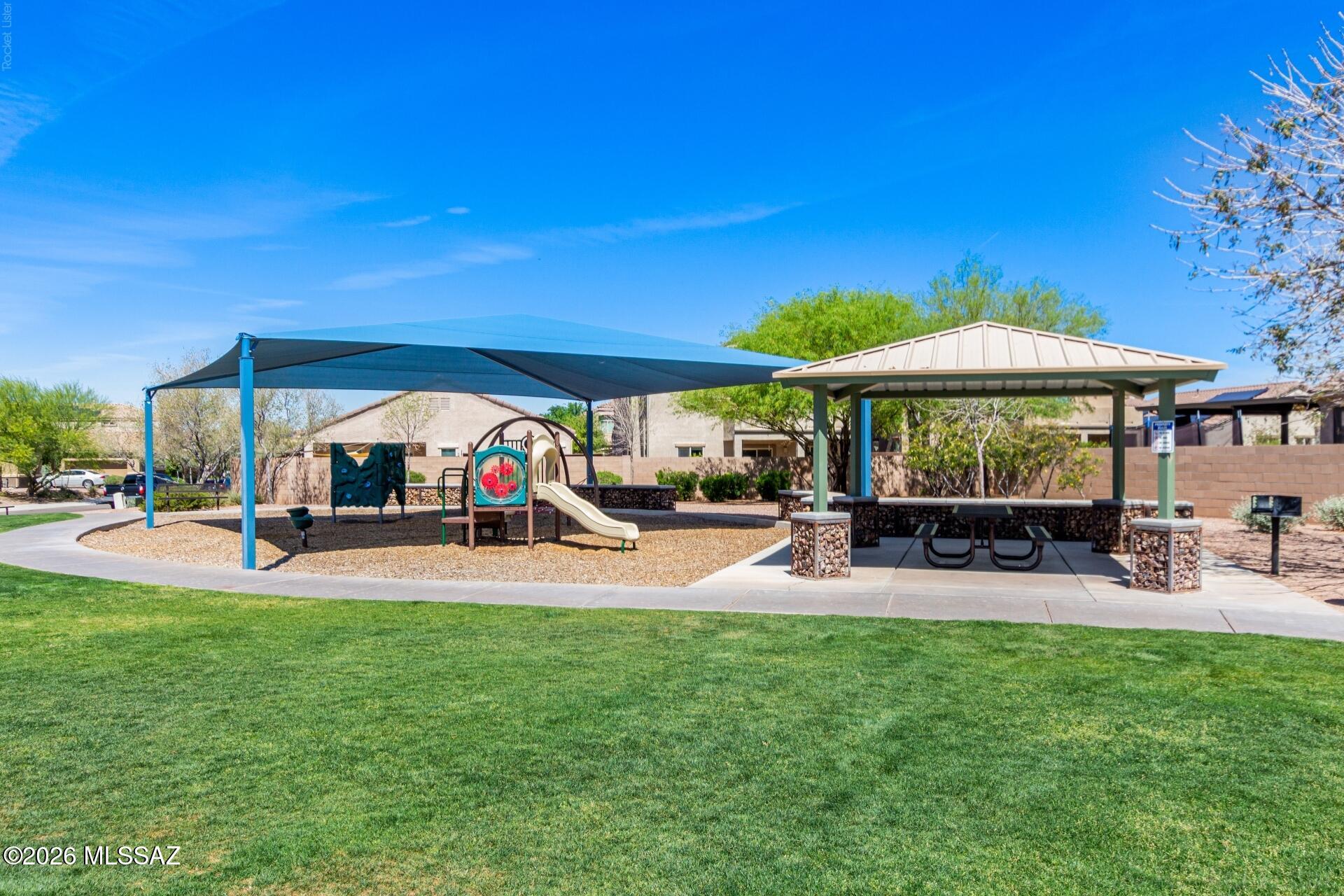 Saguaro Bloom SQ20180540069 - Residential