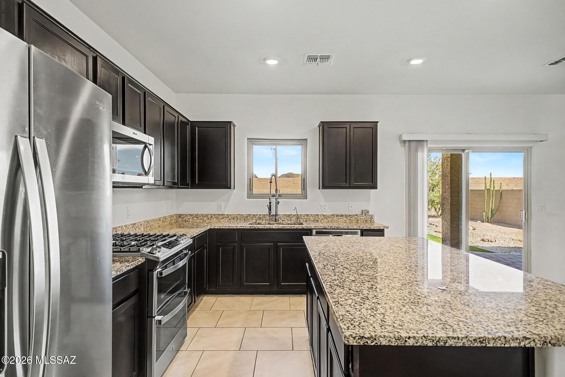 Saguaro Bloom SQ20180540069 - Residential
