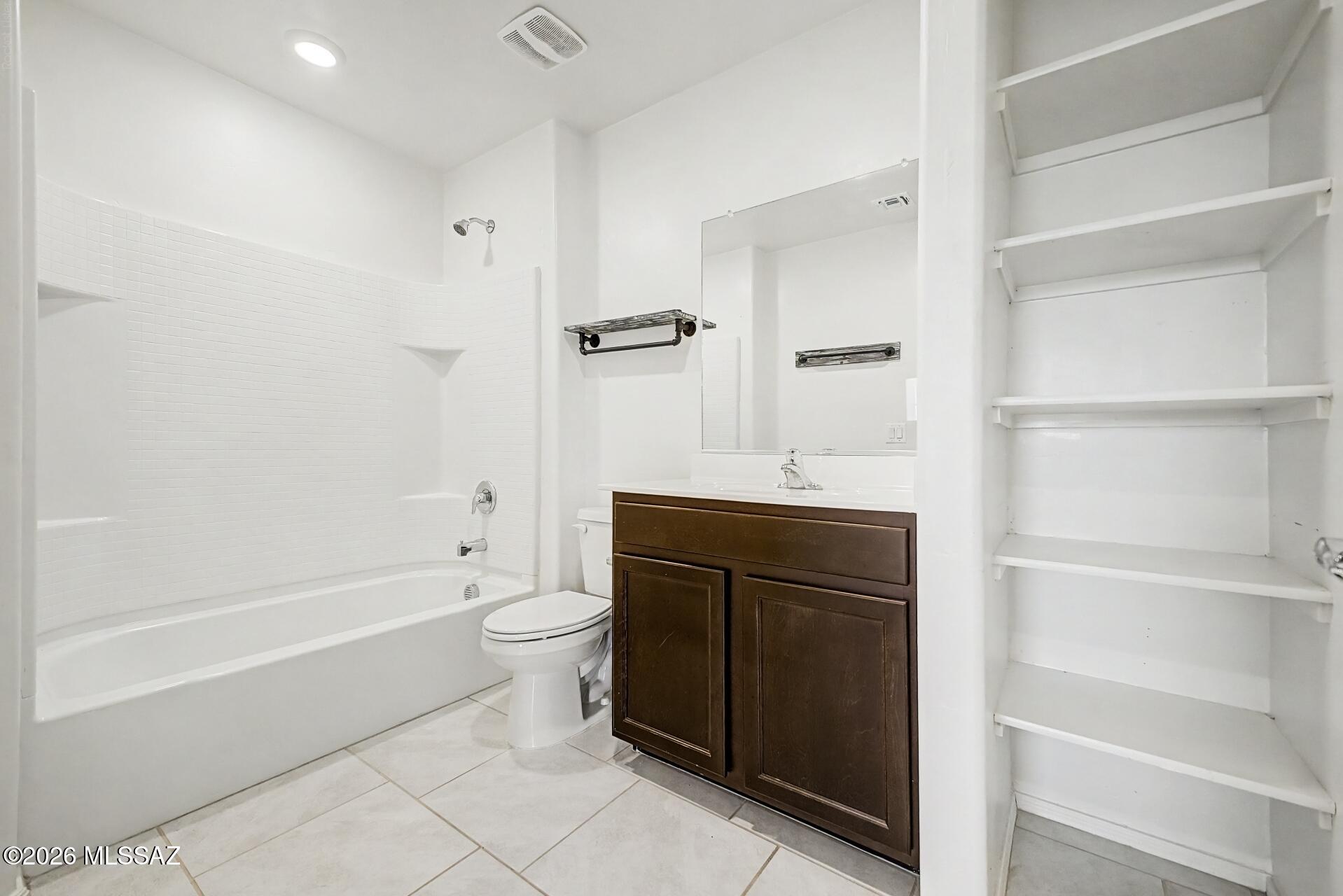 Saguaro Bloom SQ20180540069 - Residential