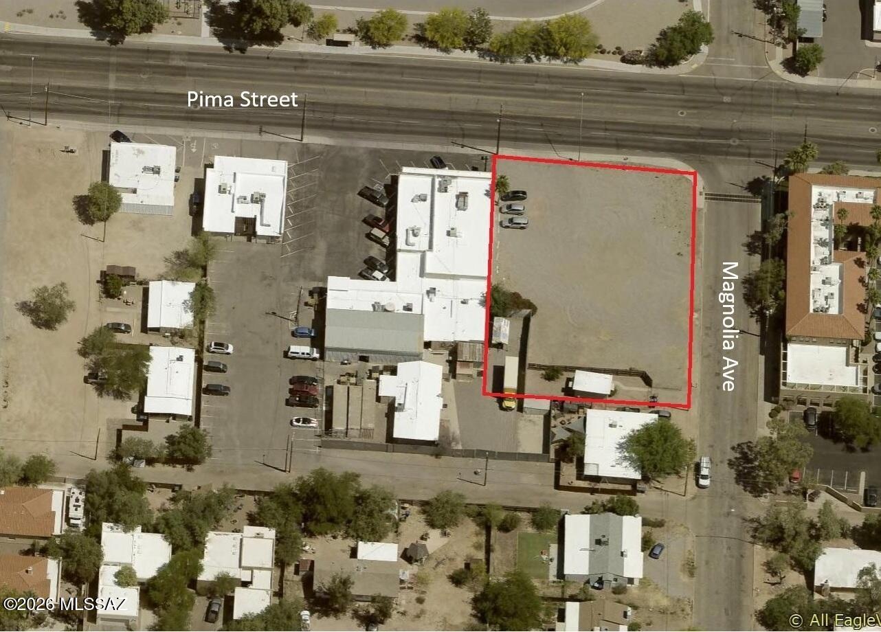 This listing is two  parcels 
APN 12112366A
APN 121123680
Approx total area 0.74 acres