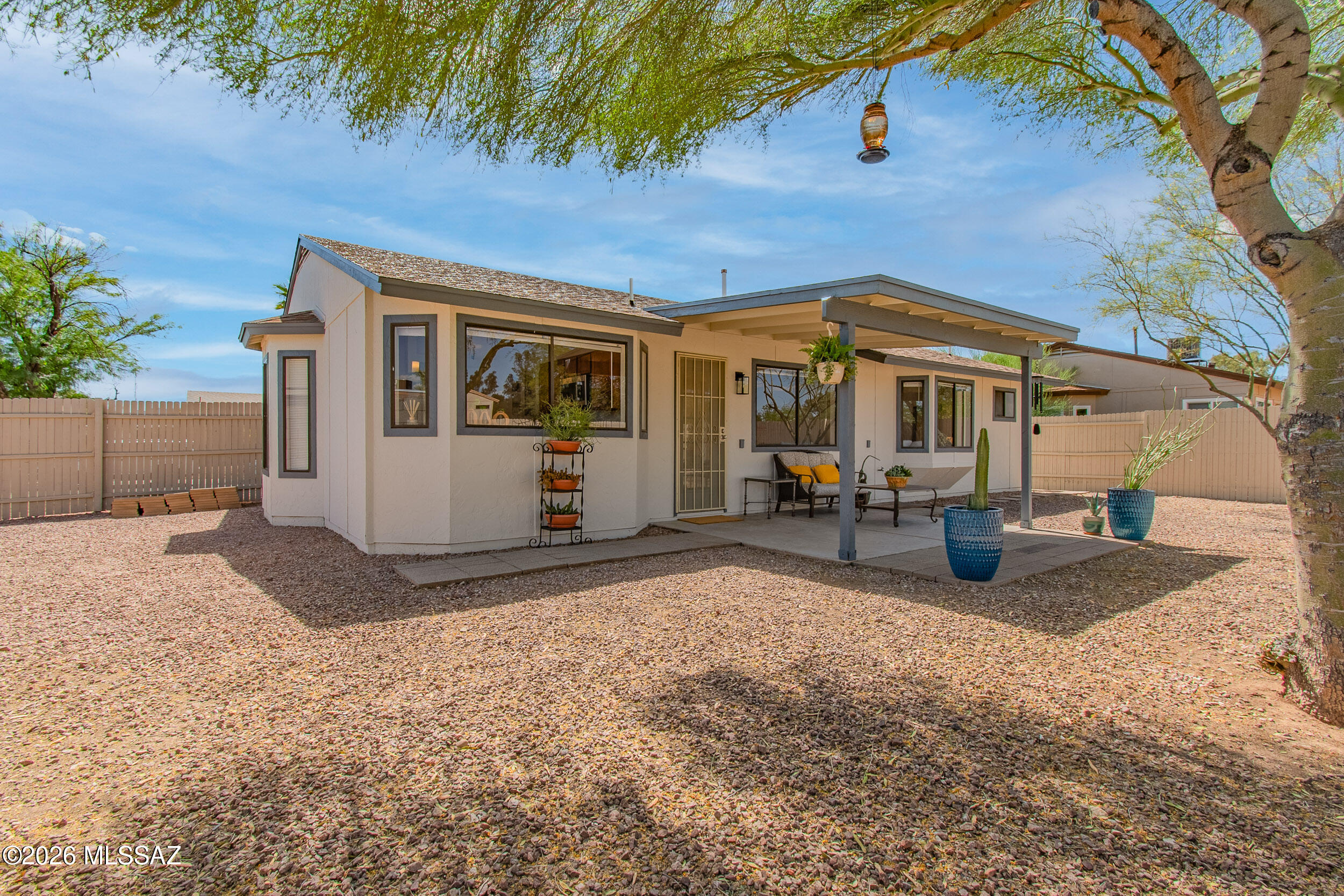 Meadowbrook (270-272, 335-347, 404-409) - Residential