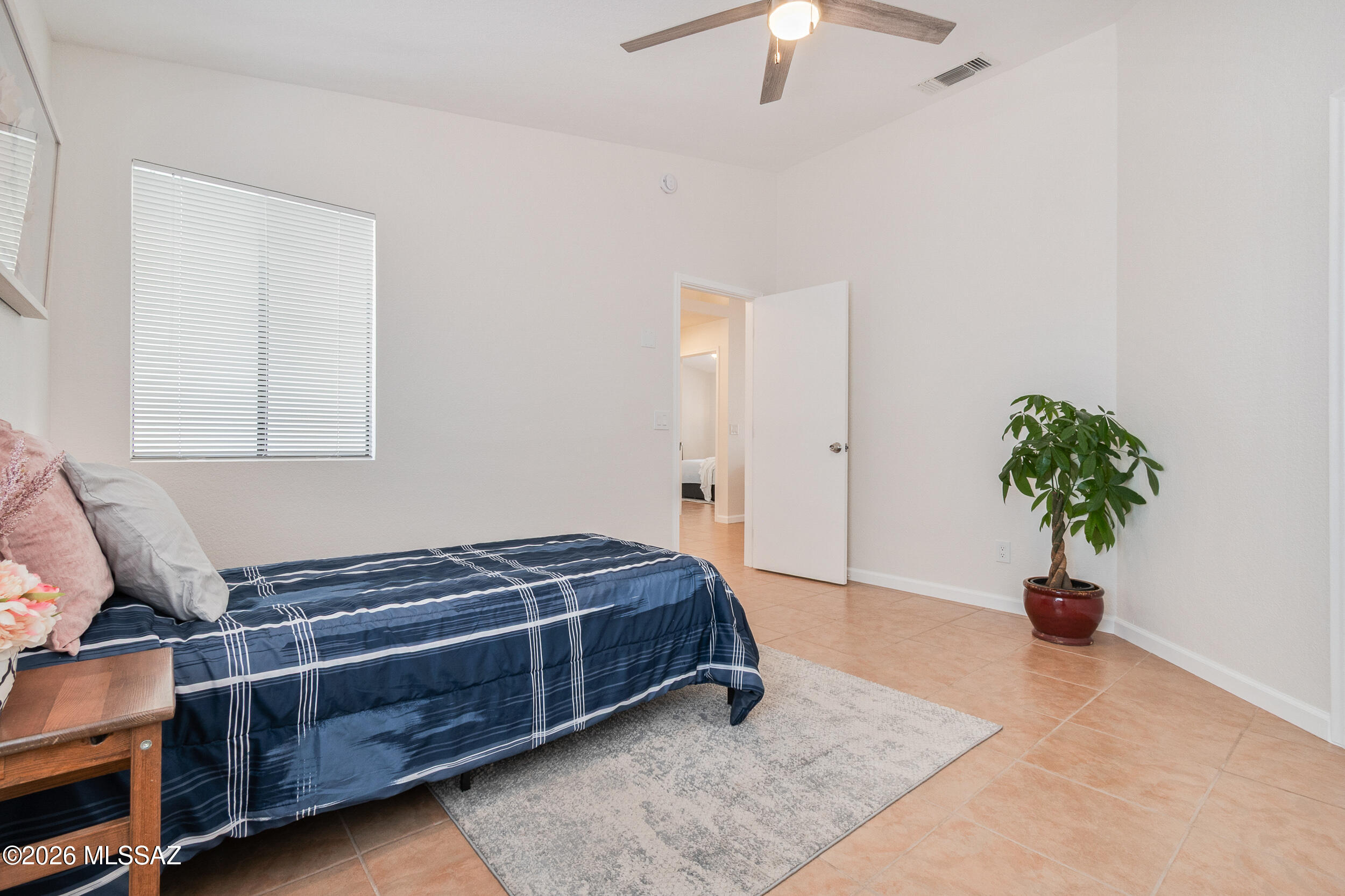 Meadowbrook (270-272, 335-347, 404-409) - Residential