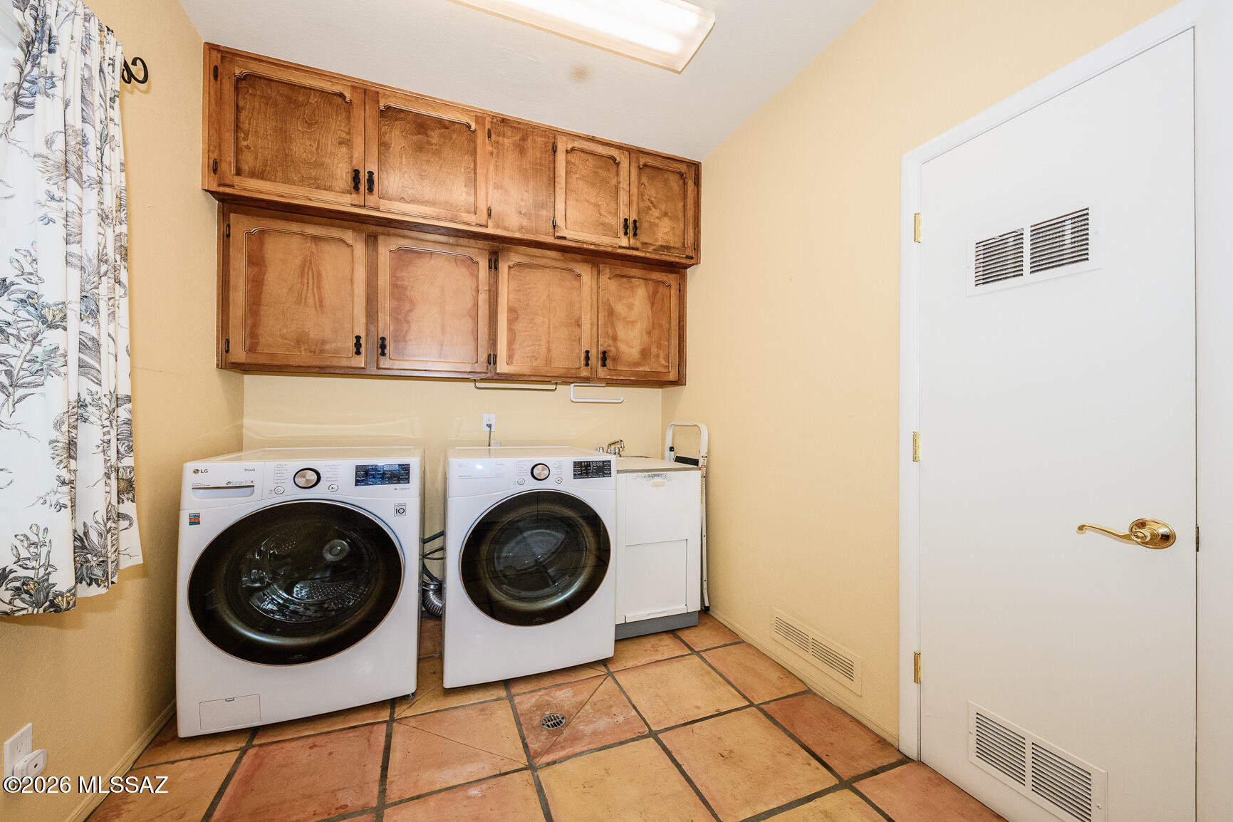 Catalina Pueblo NO. 2 (35-88) - Residential