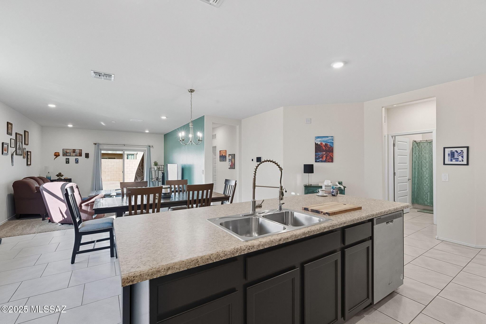 Saguaro Bloom SQ20180540069 - Residential