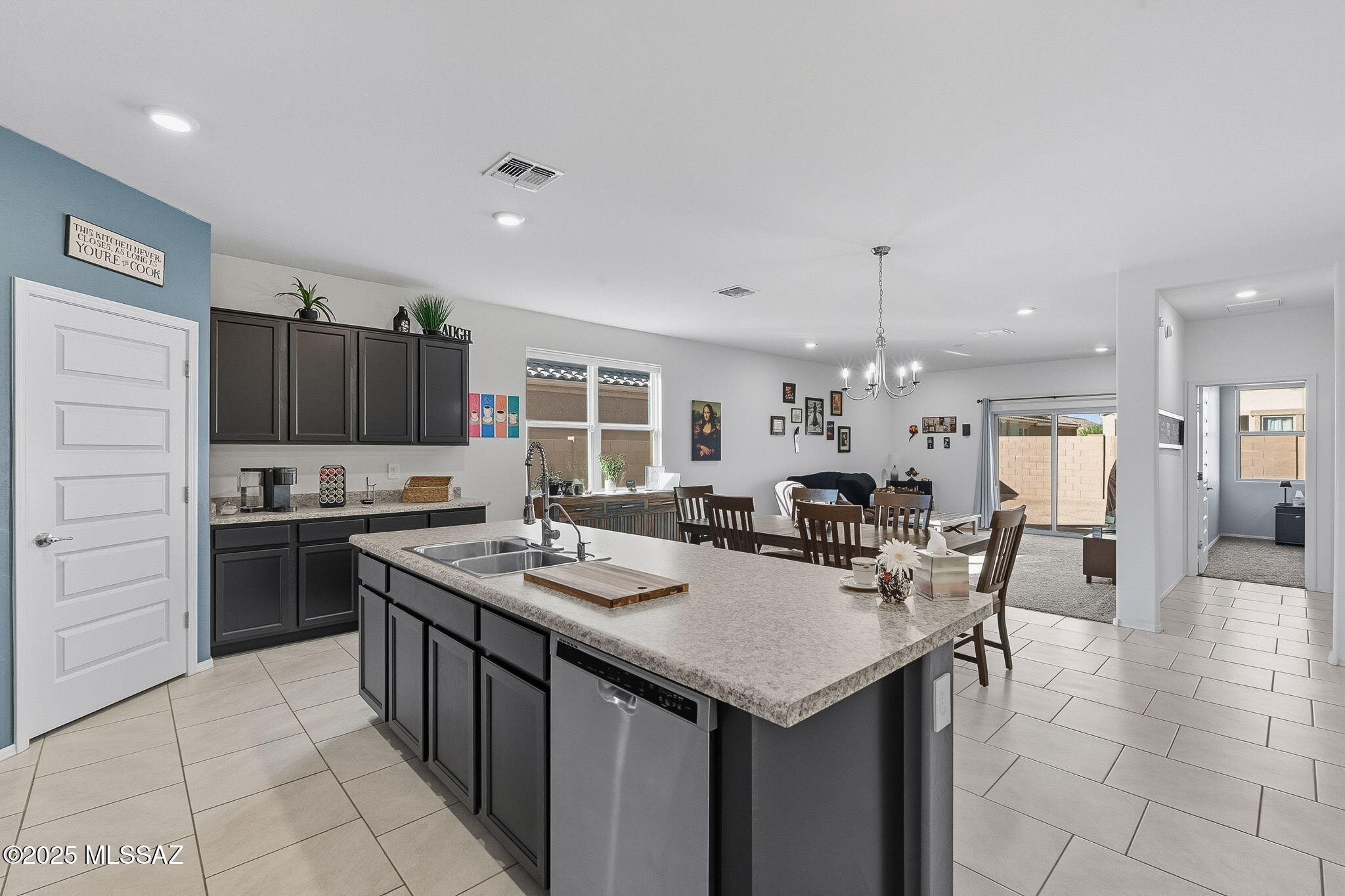 Saguaro Bloom SQ20180540069 - Residential