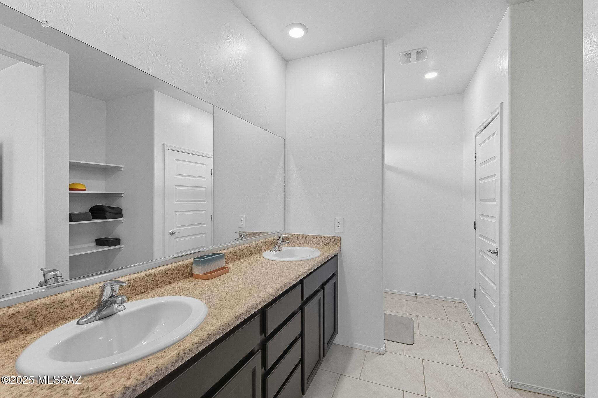 Saguaro Bloom SQ20180540069 - Residential