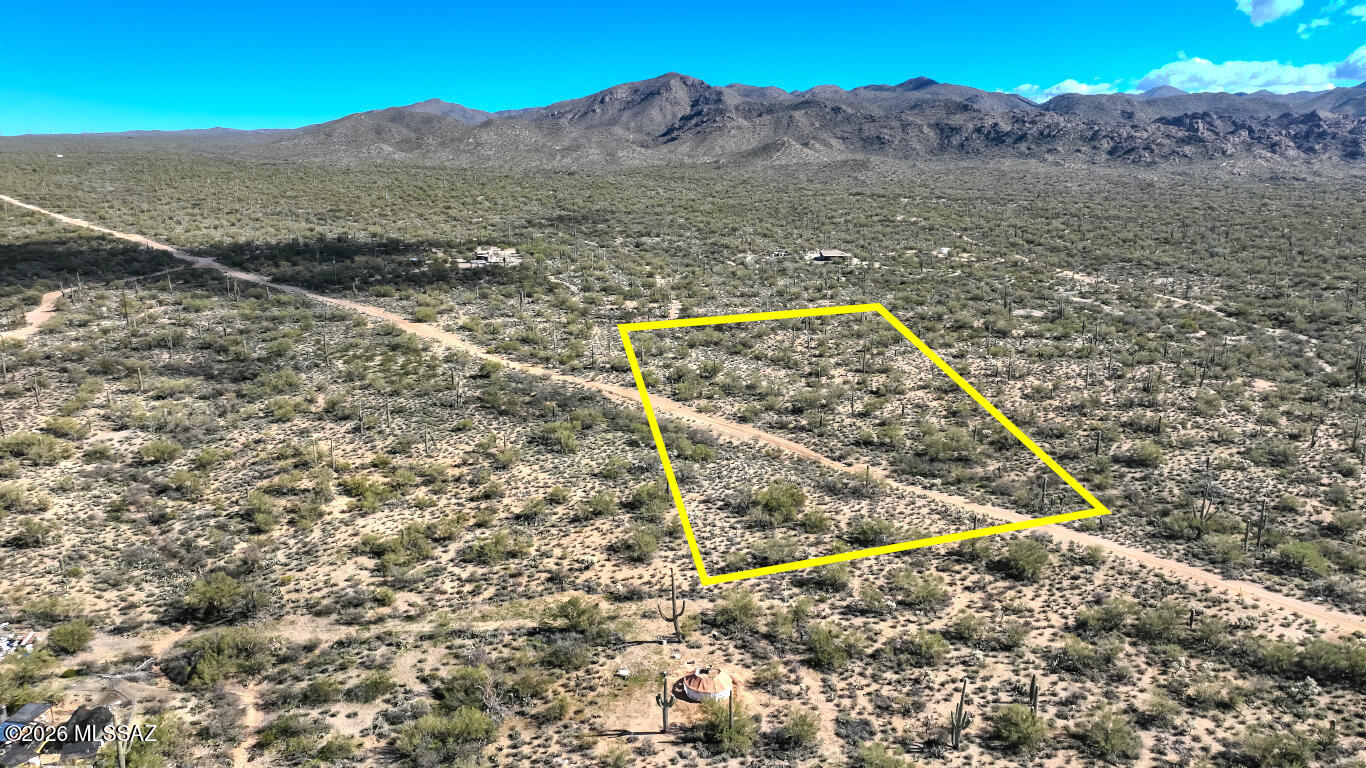 5 acres of beautiful saguaro packed land located near the Tortolita Mountains and Owl Head Buttes. This property is full of vegetation, with easy access ready for your dream ranch.
Mild commute to all amenities and the fast-growing Marana area.