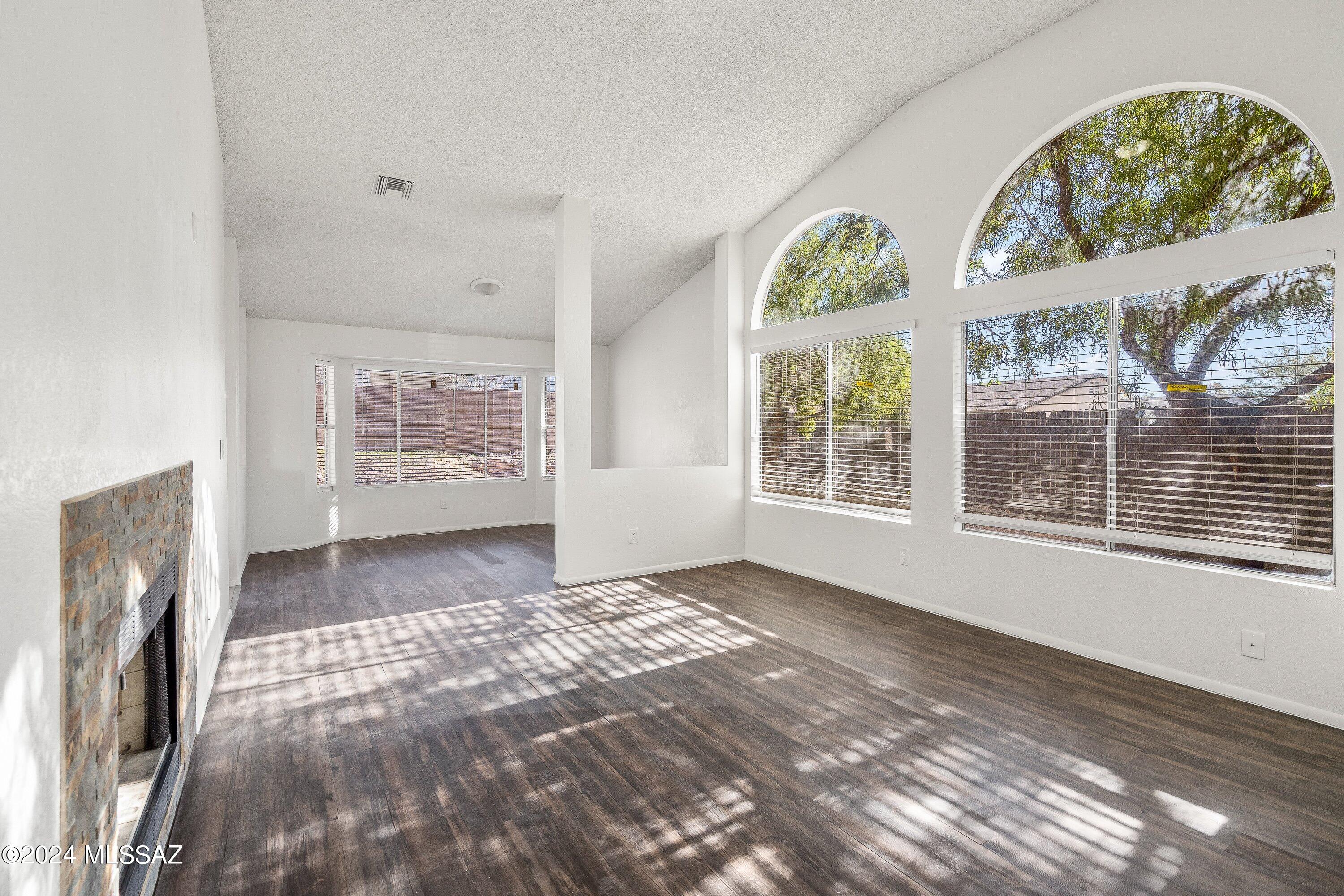 Presidio Hills (1-182) - Residential Lease