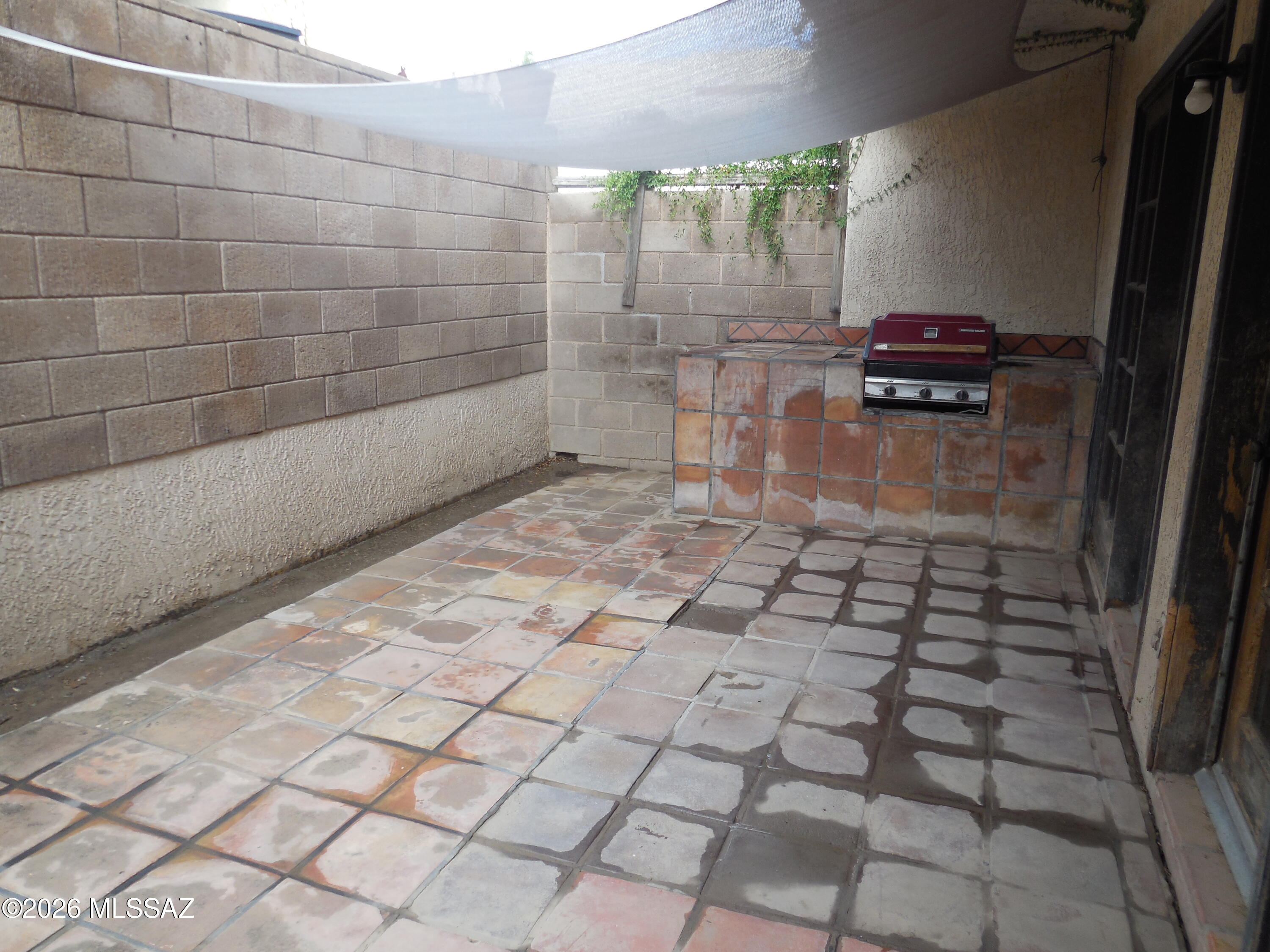 Las Lomitas Townhouses - Residential