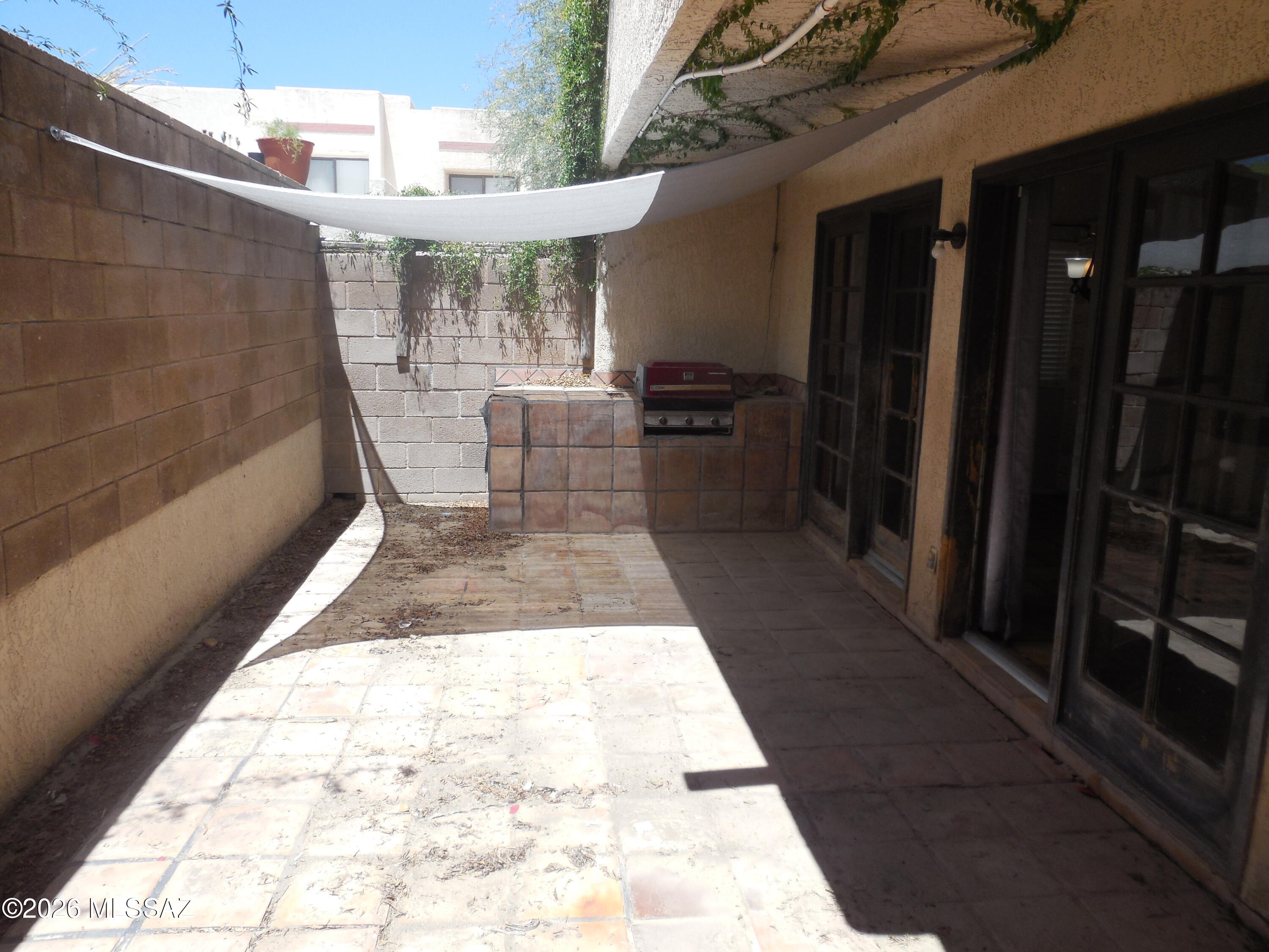 Las Lomitas Townhouses - Residential