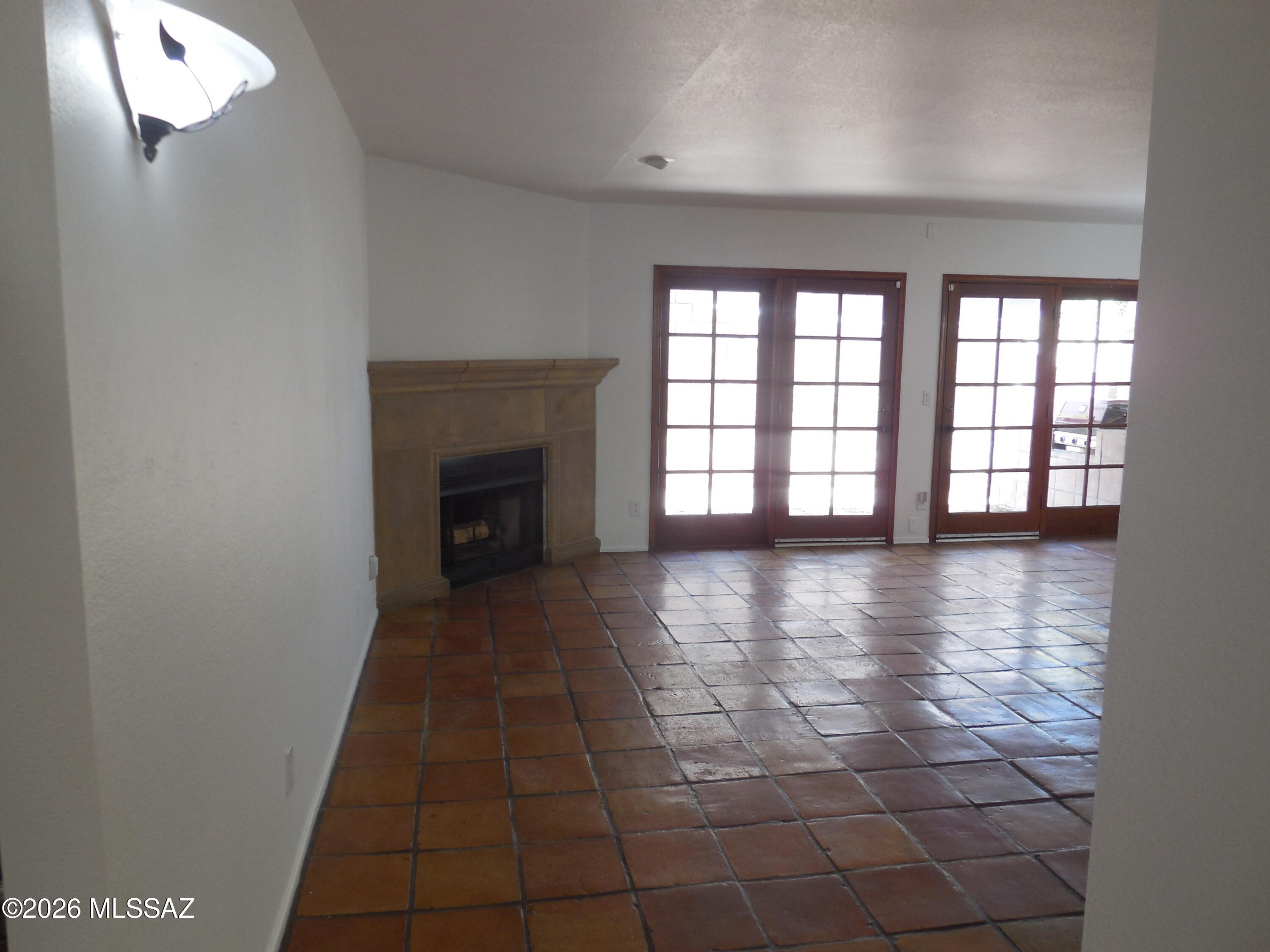 Las Lomitas Townhouses - Residential