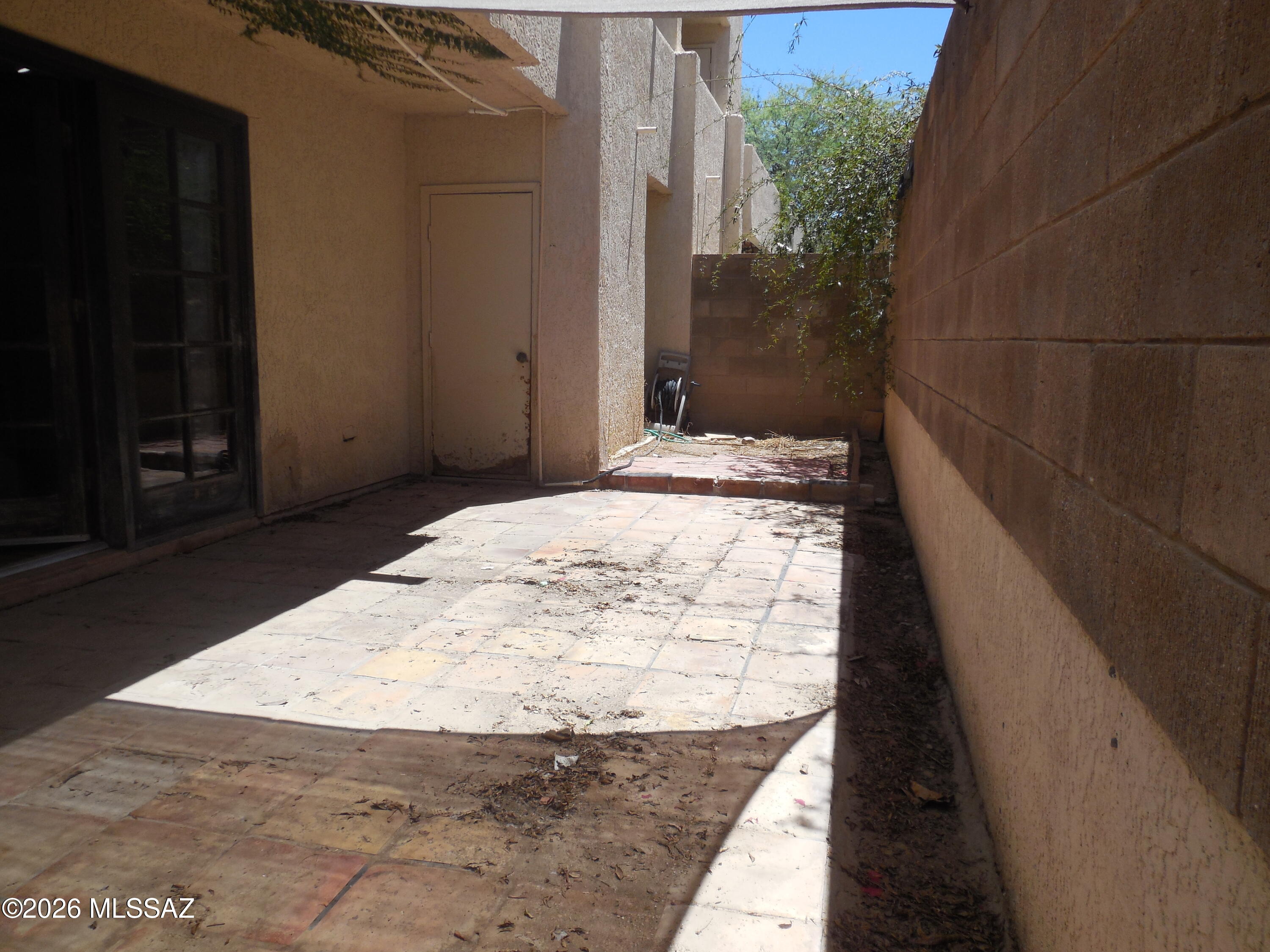 Las Lomitas Townhouses - Residential