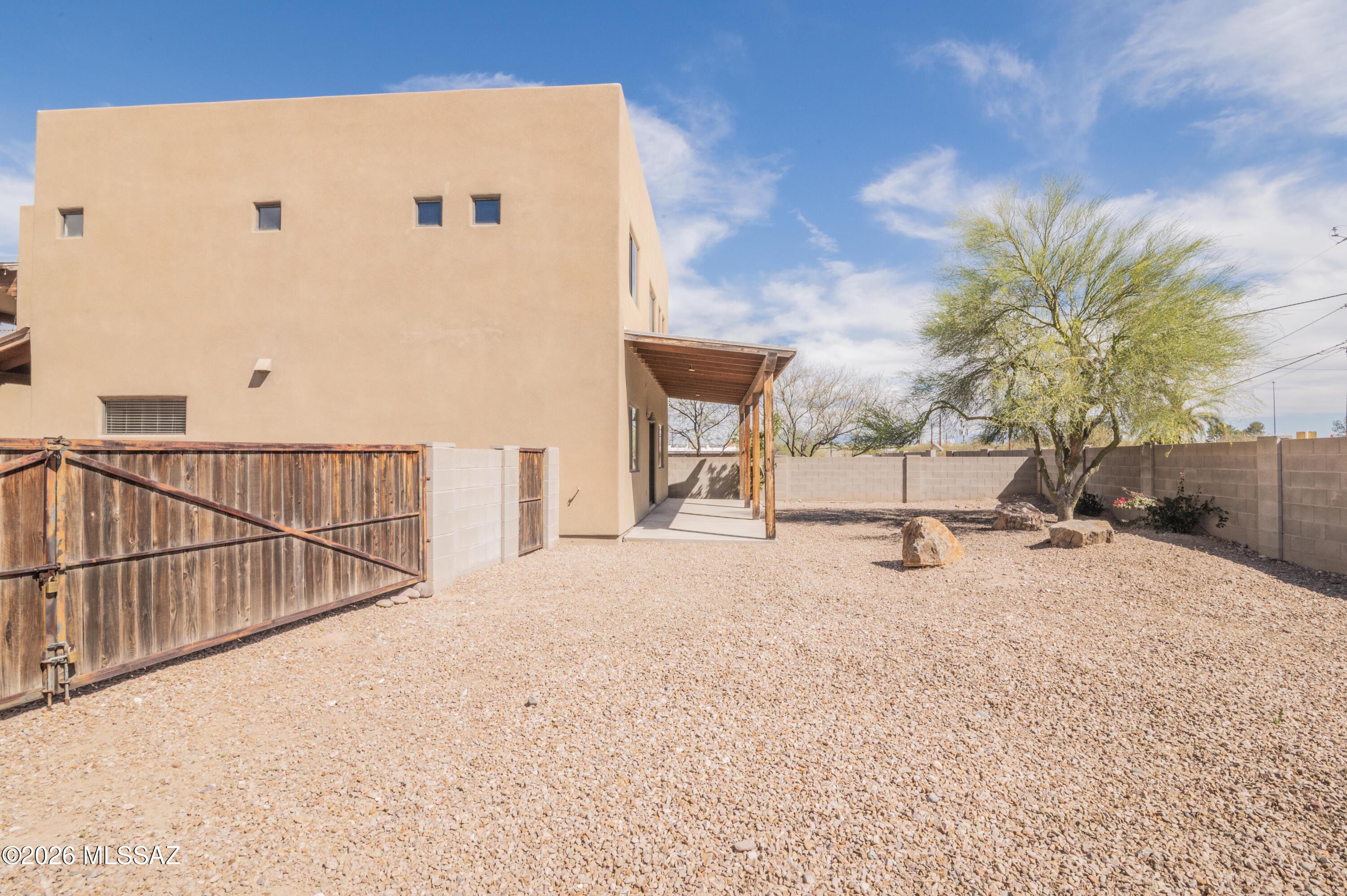 Paseo Estrella (1-104) - Residential Lease