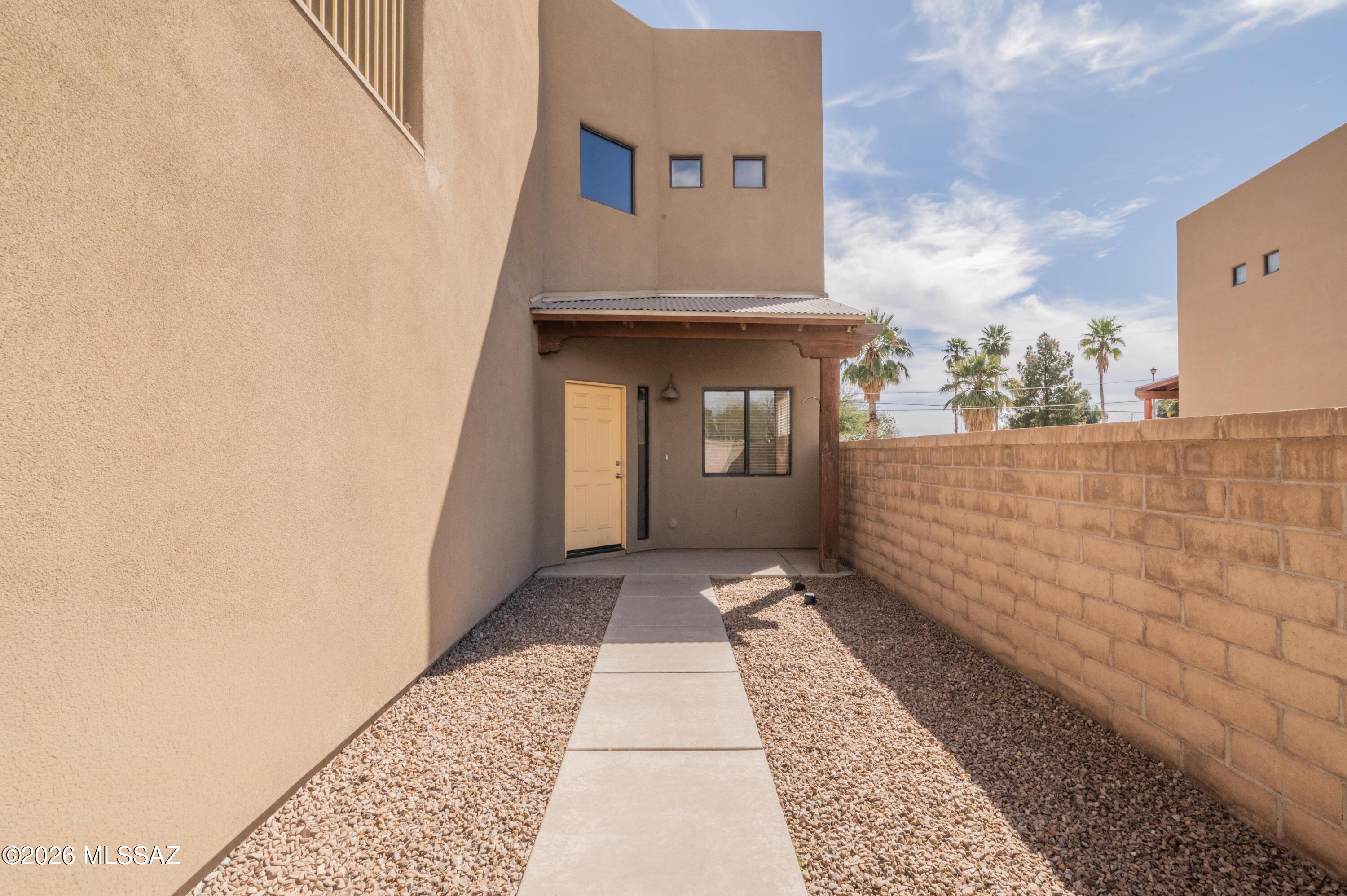 Paseo Estrella (1-104) - Residential Lease