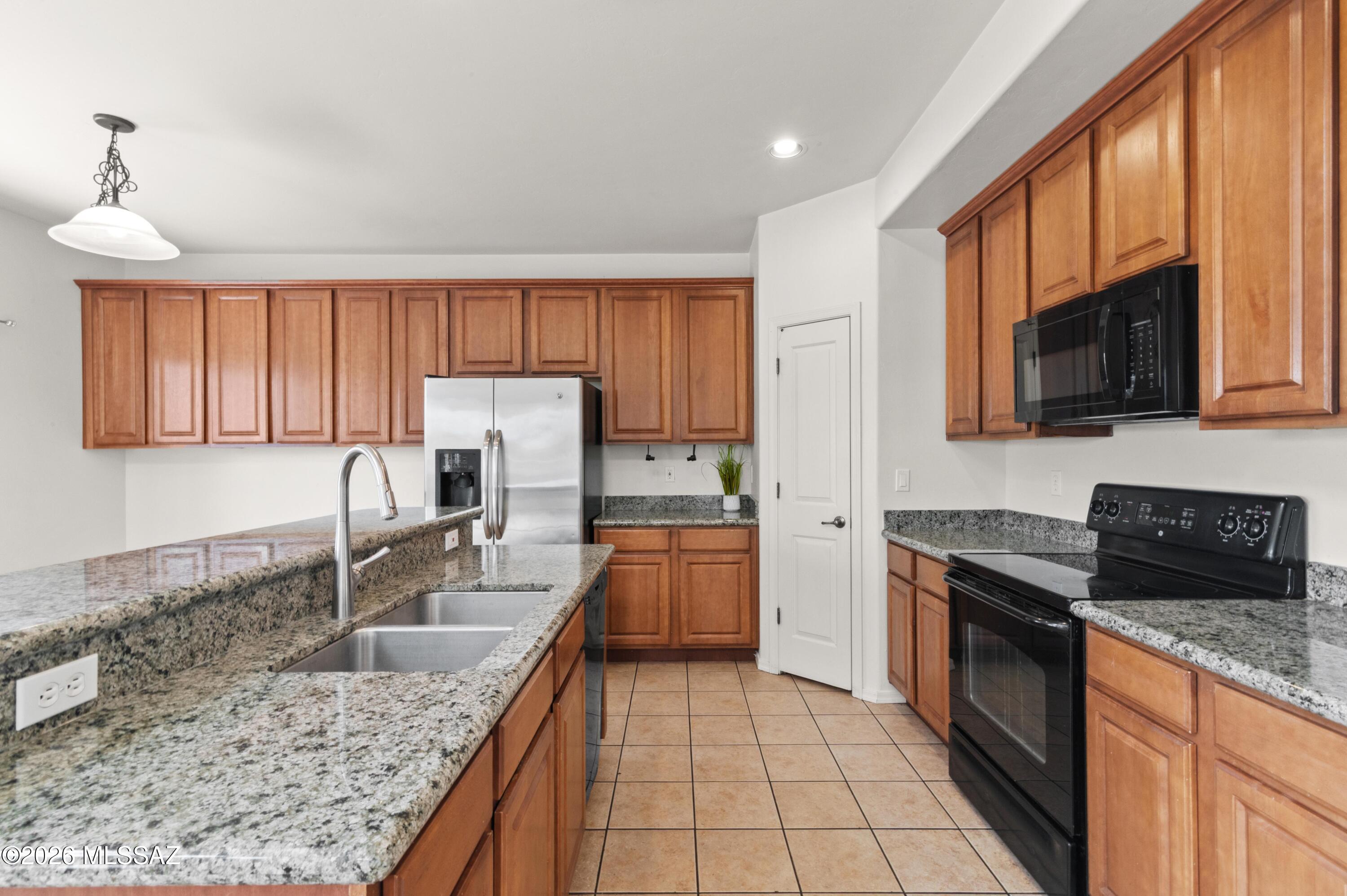 Paseo Estrella (1-104) - Residential Lease