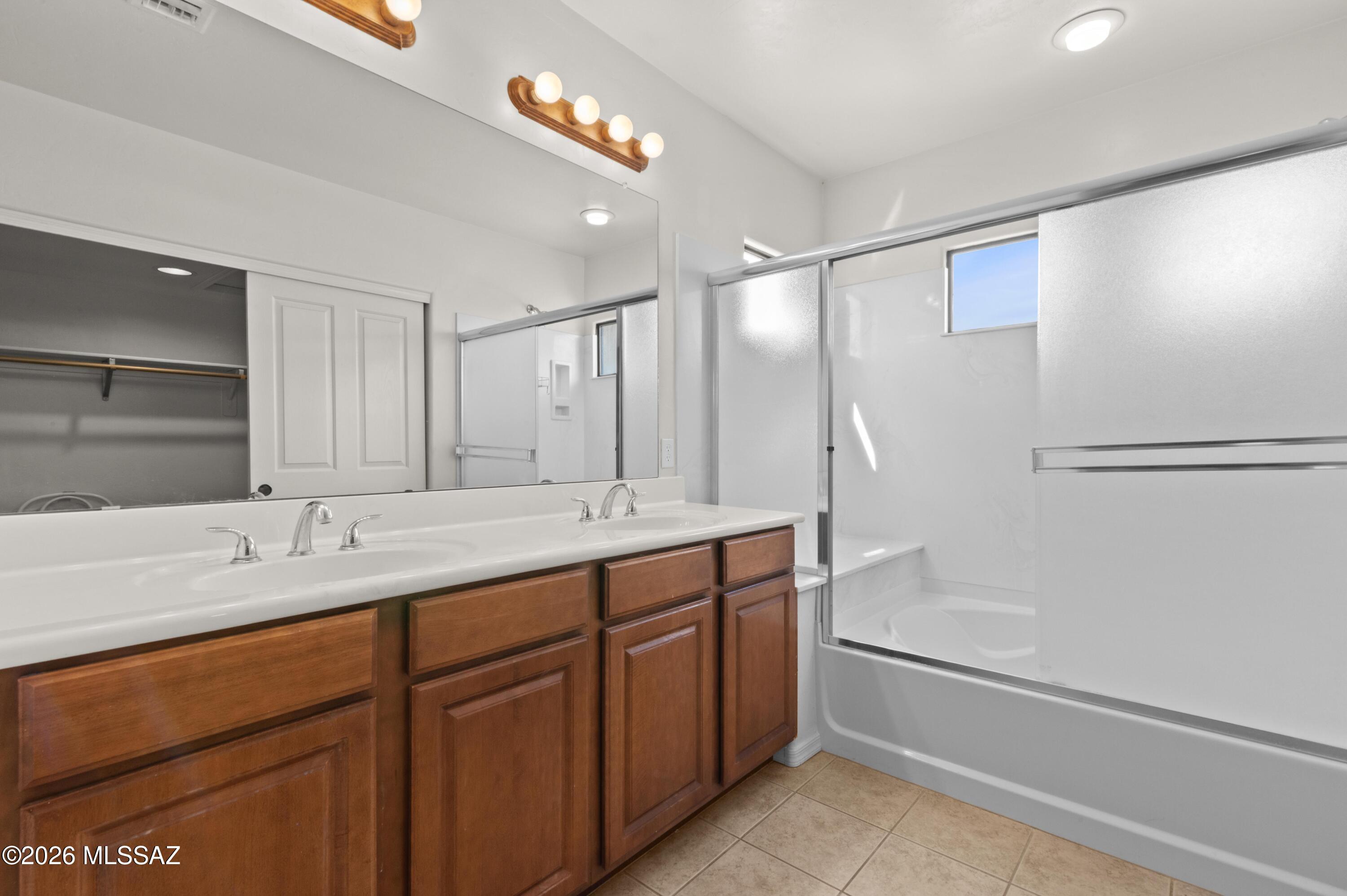 Paseo Estrella (1-104) - Residential Lease