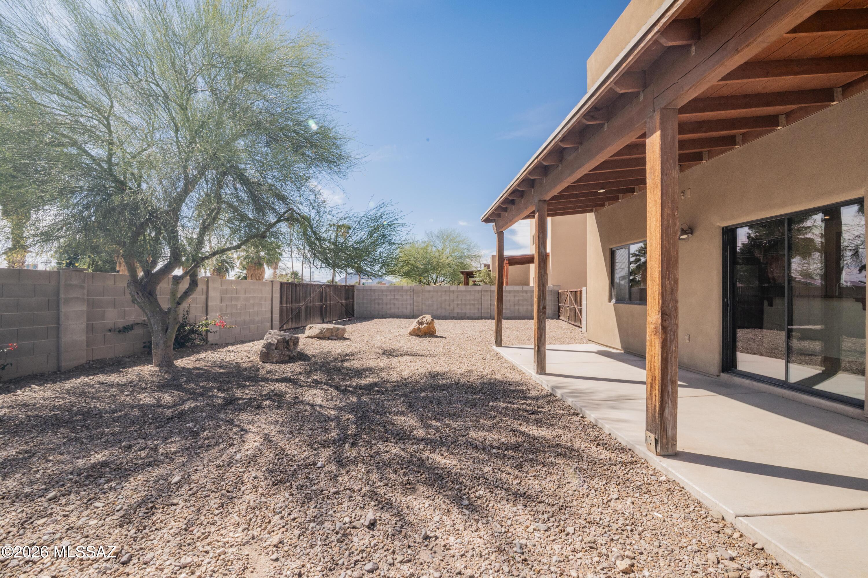 Paseo Estrella (1-104) - Residential Lease