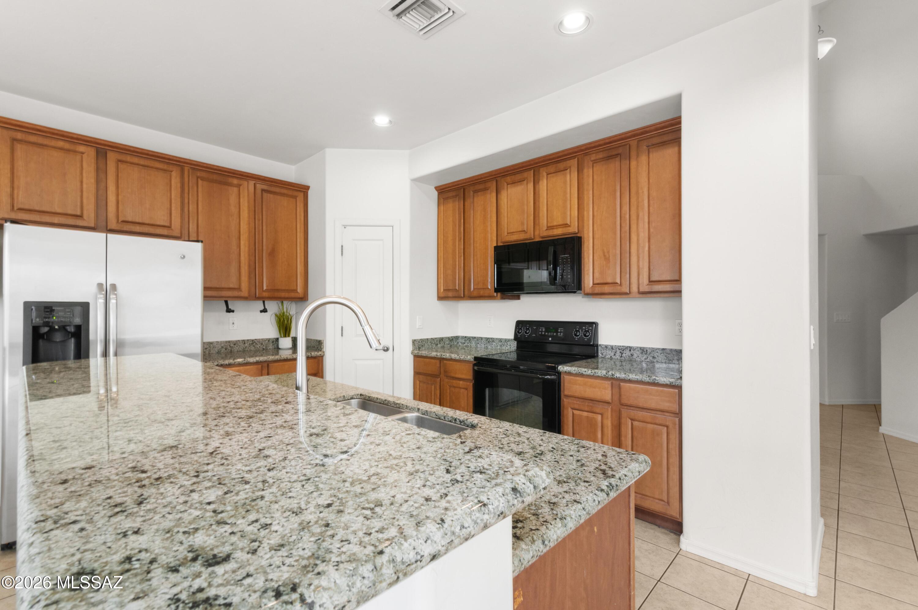 Paseo Estrella (1-104) - Residential Lease