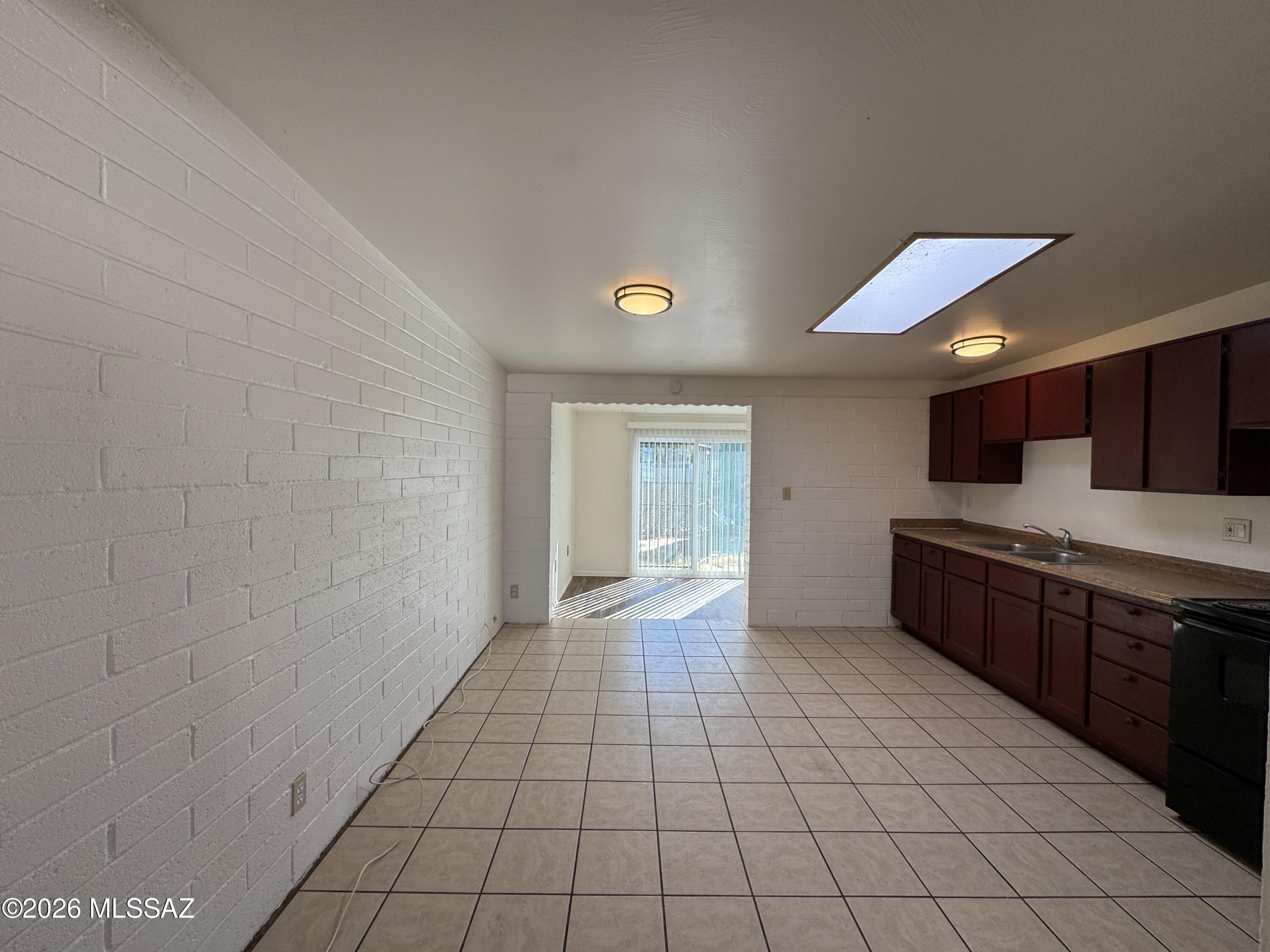 Palm Grove Clusters (186-349, 543) - Residential Lease